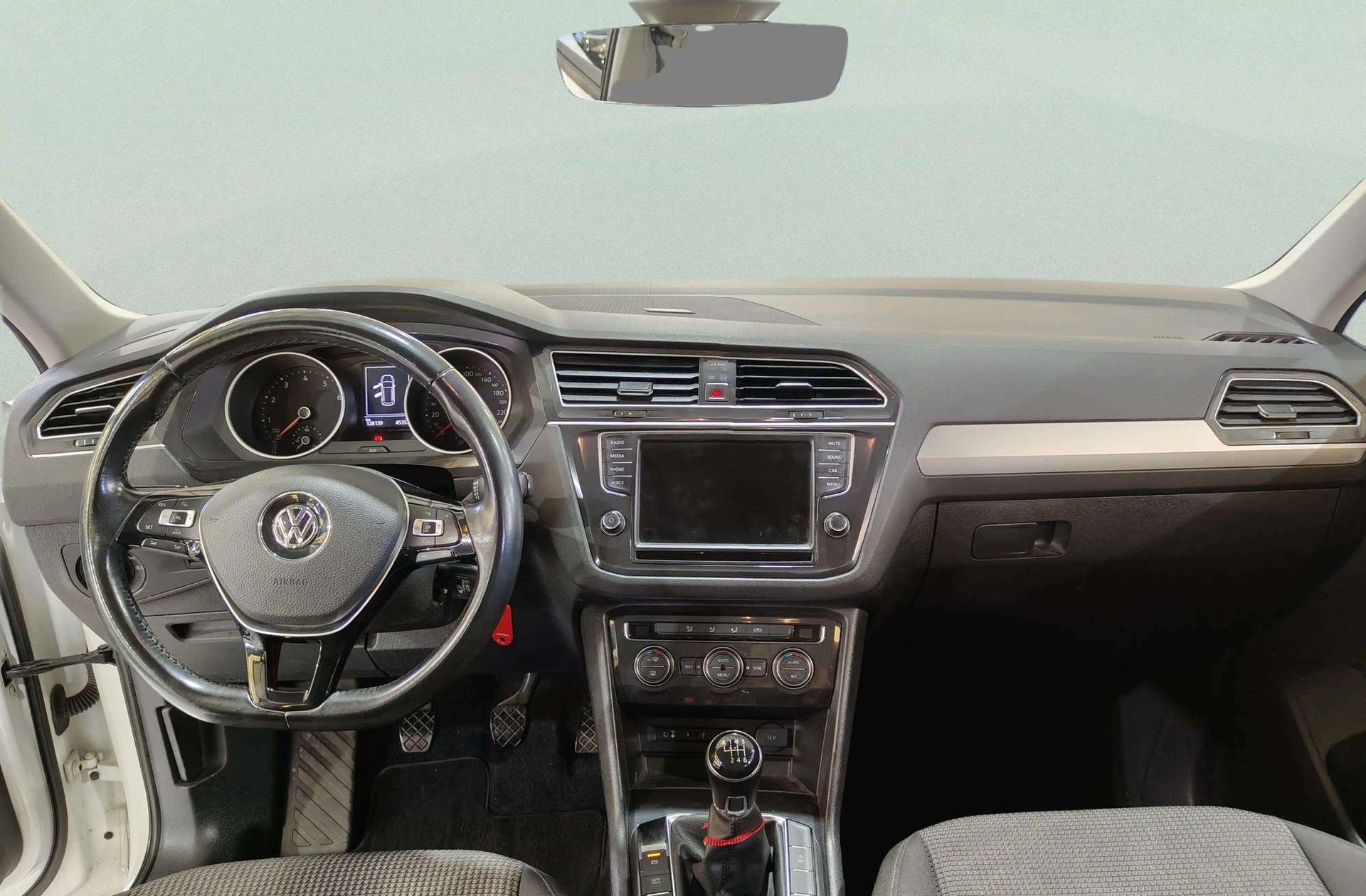Volkswagen Tiguan Edition 1.4 TSI BMT - foto 6