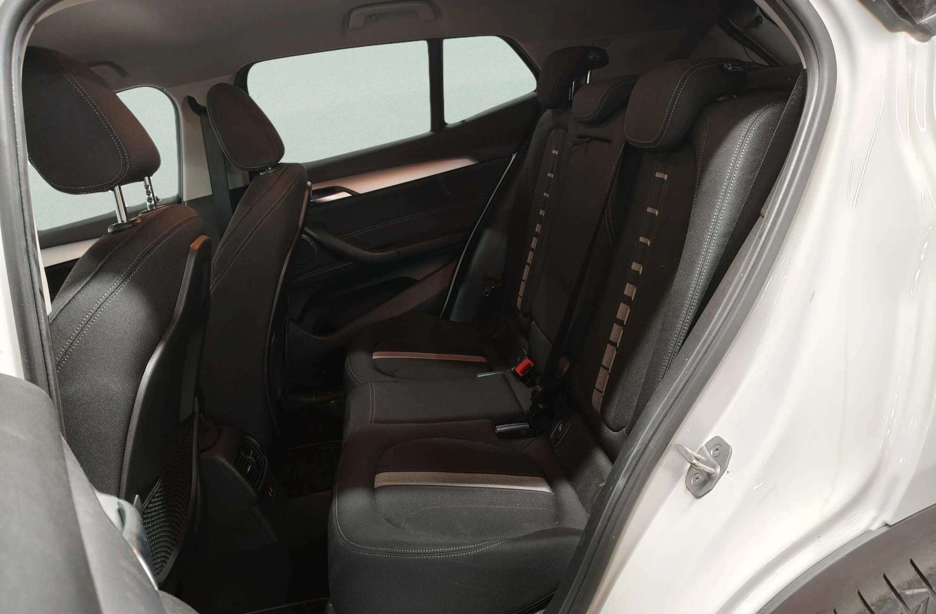 BMW X2 sDrive18d Business - foto 13