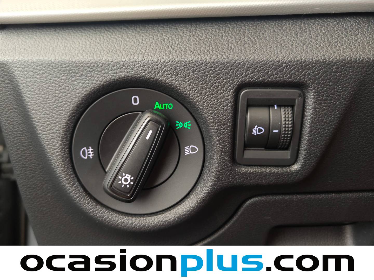 Skoda Kamiq Skoda Kamiq 1.0 TSI Ambition DSG (110 CV) seminuevo