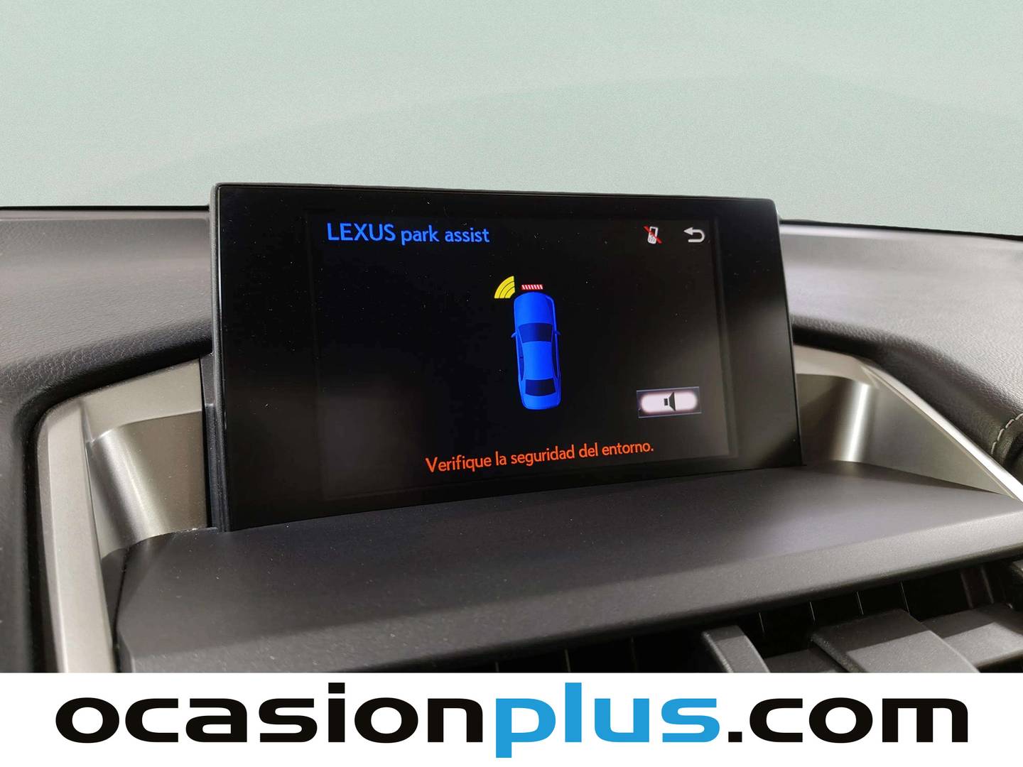 Acabados Lexus NX Lexus NX 300h Executive 4WD + Navibox (197 CV)