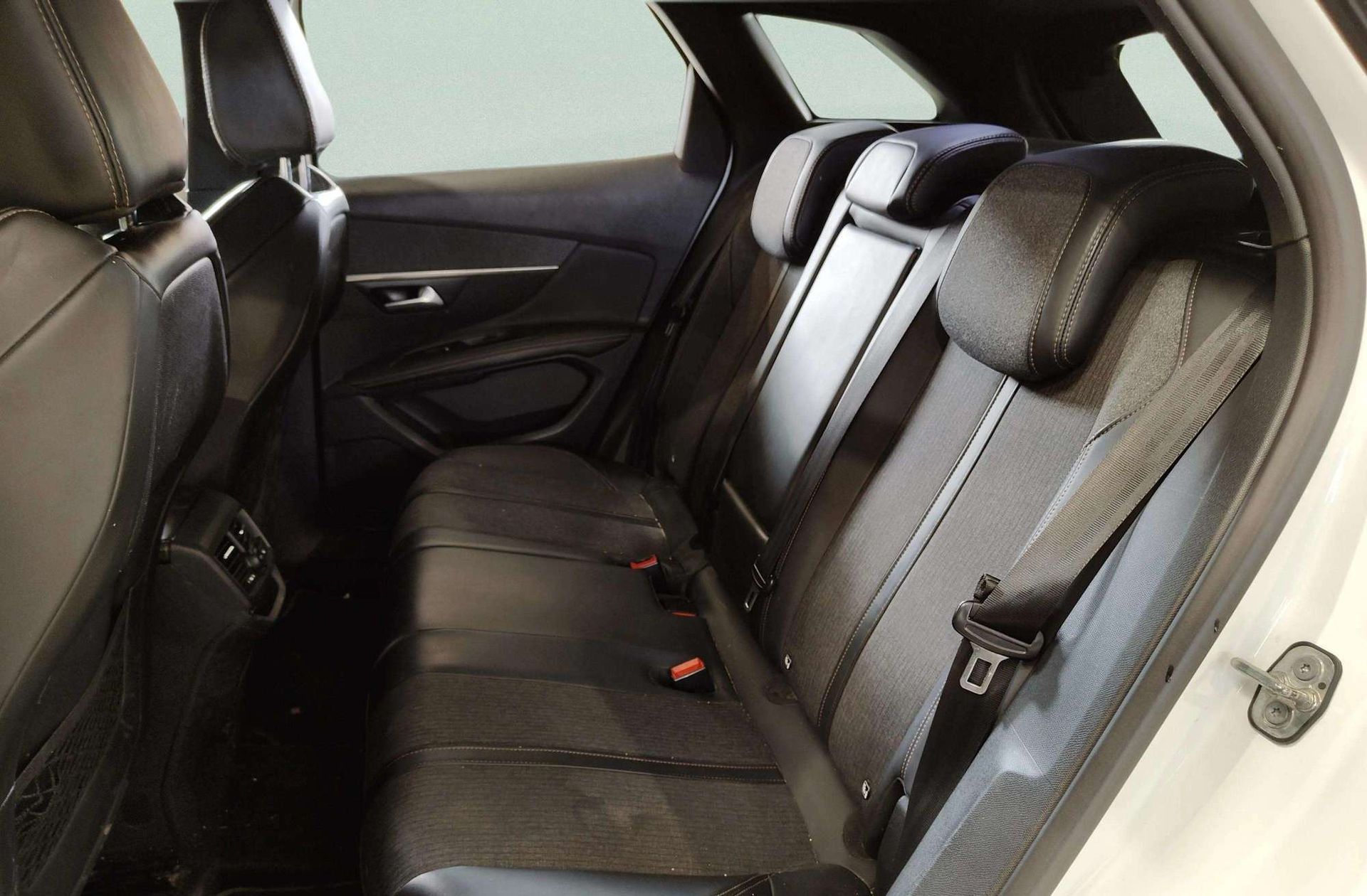 Peugeot 3008 PureTech 130 GT Line - foto 11