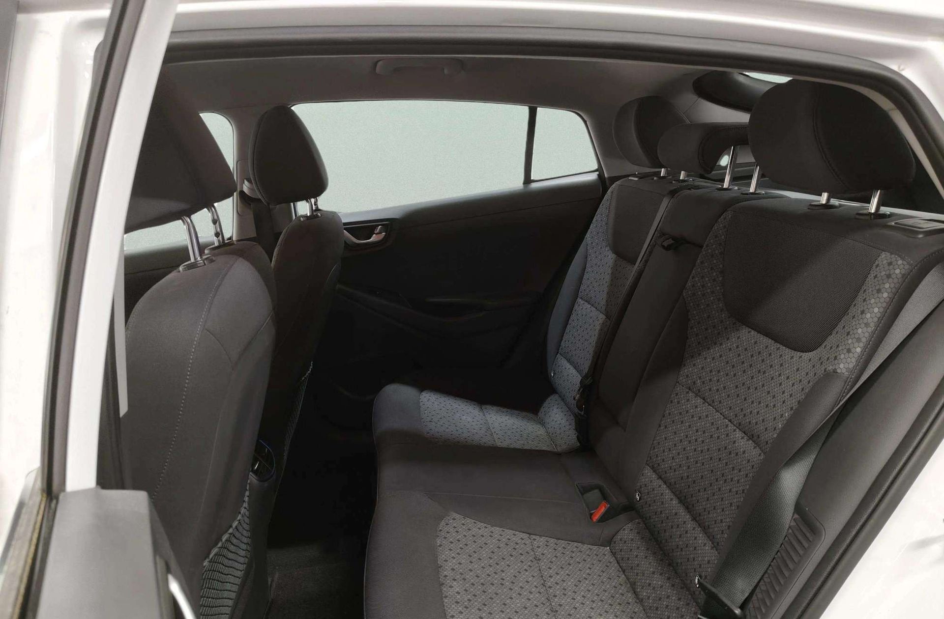 Hyundai Ioniq 1.6 GDI PHEV Tecno DCT - foto 14
