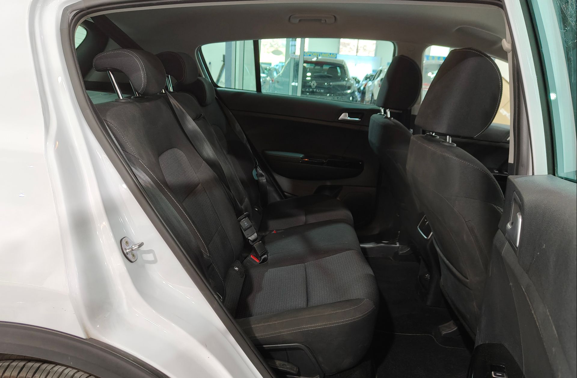 Kia Sportage 1.6 MHEV Black Edition - foto 16
