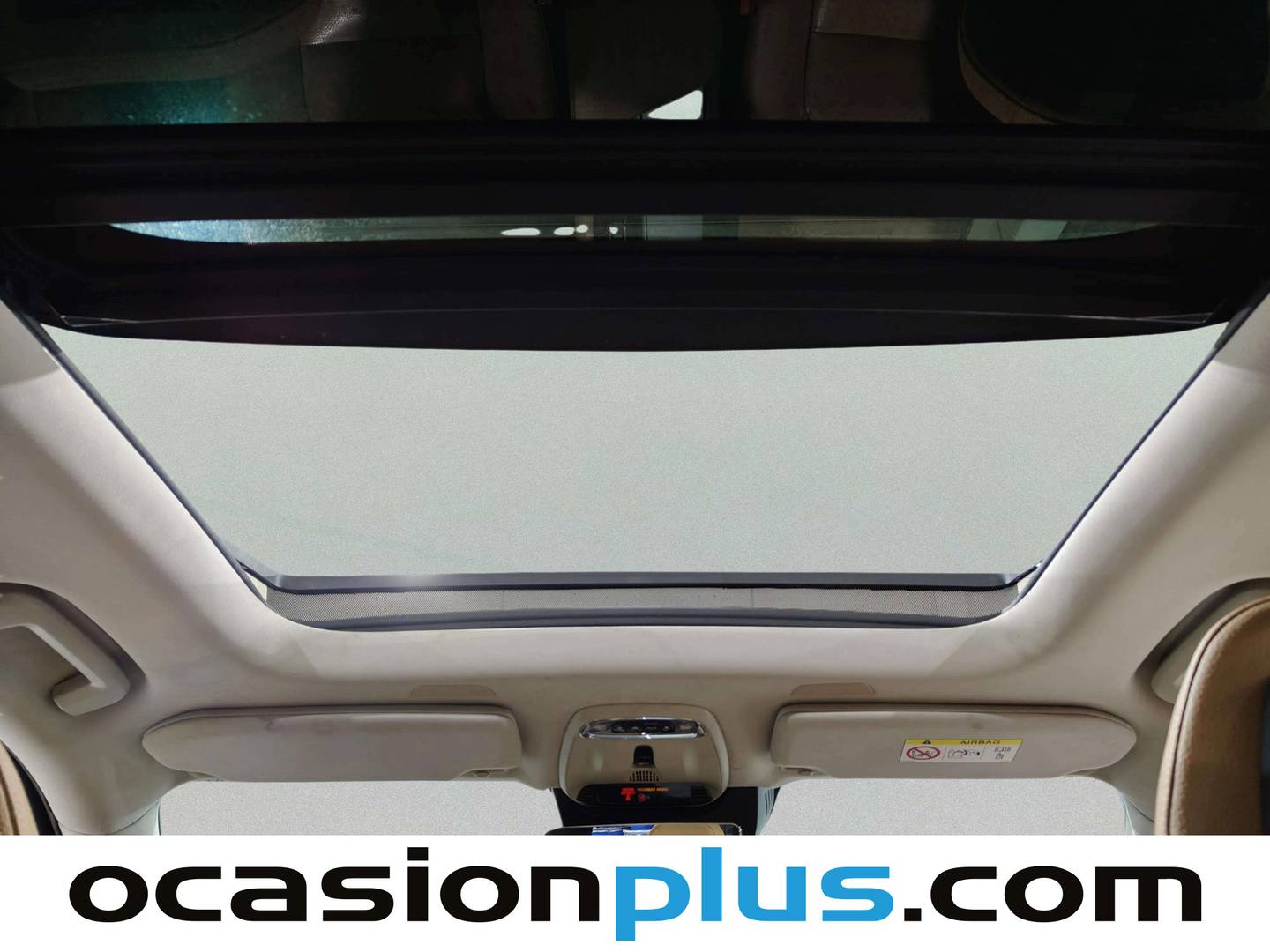 Equipamiento del Volvo XC90 Volvo XC90 D5 Momentum AWD Auto  (225 CV)