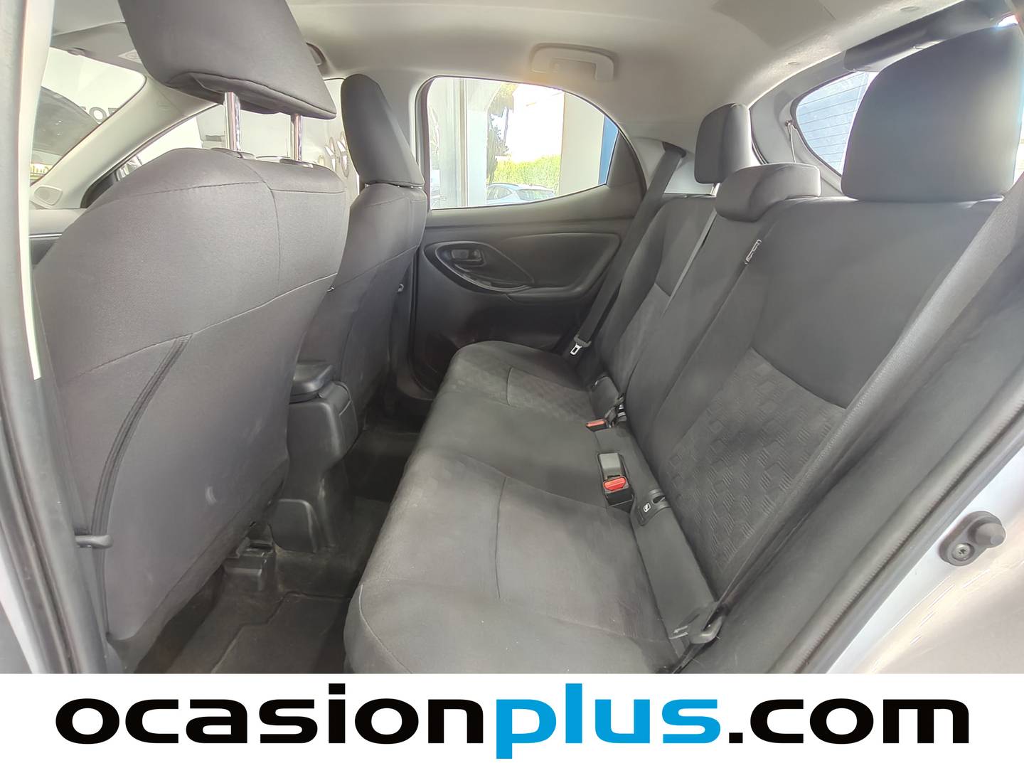 Foto asientos traseros Toyota Yaris Toyota Yaris 120H Active Plus (116 CV)