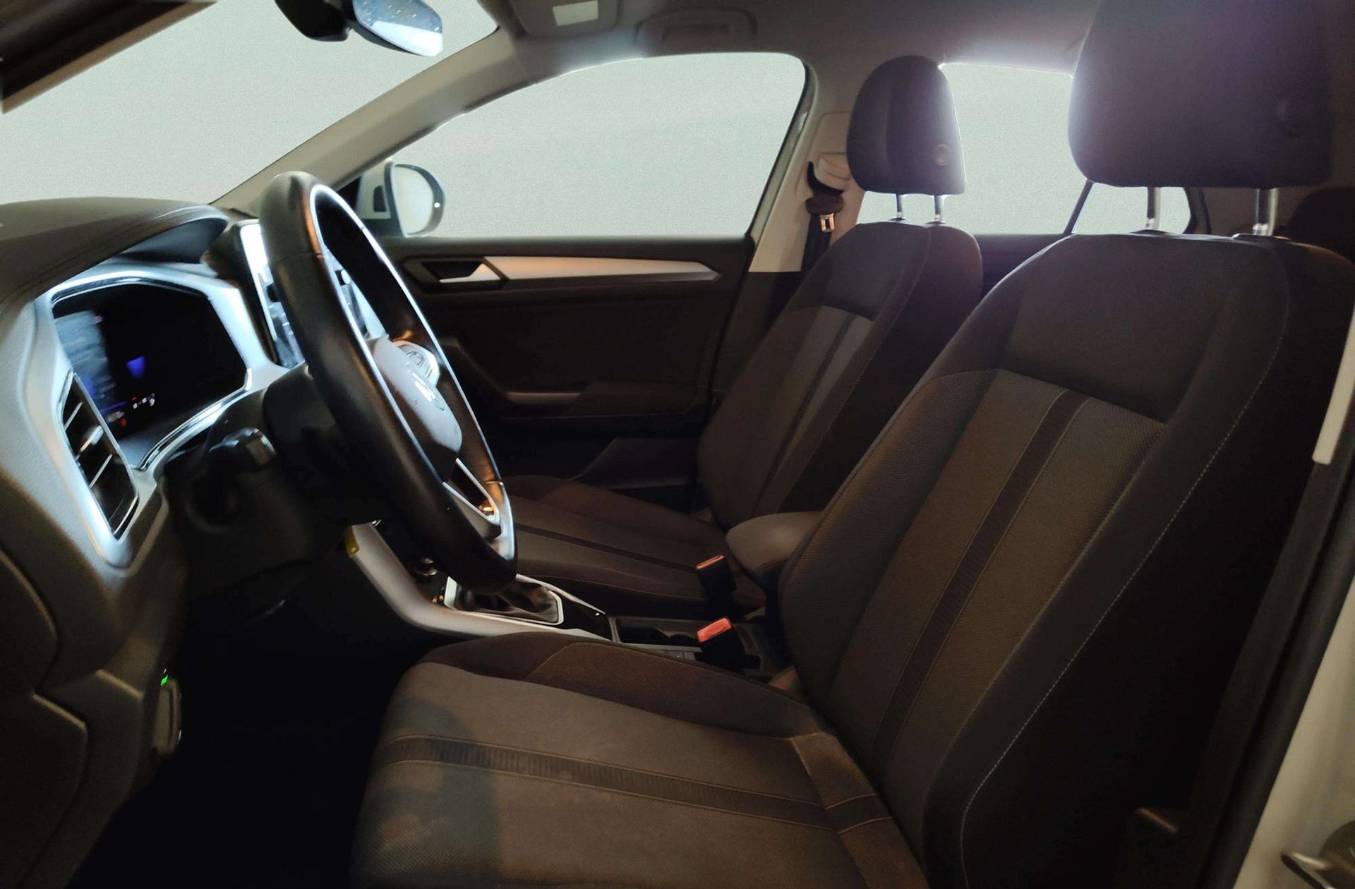 Volkswagen T-Roc Life 1.5 TSI DSG - foto 9