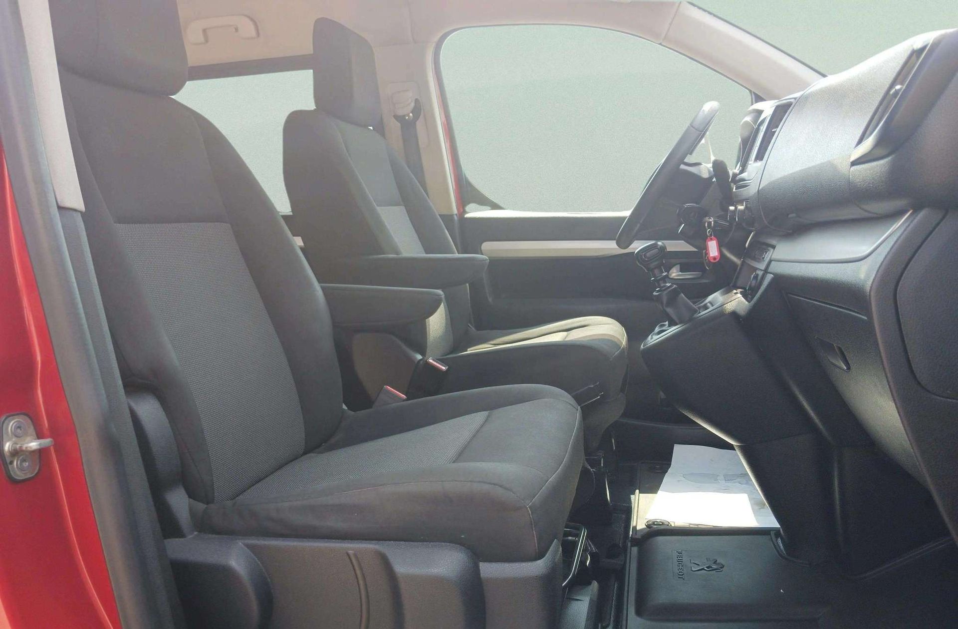Peugeot Traveller BlueHDi 115 Business Standard - foto 15