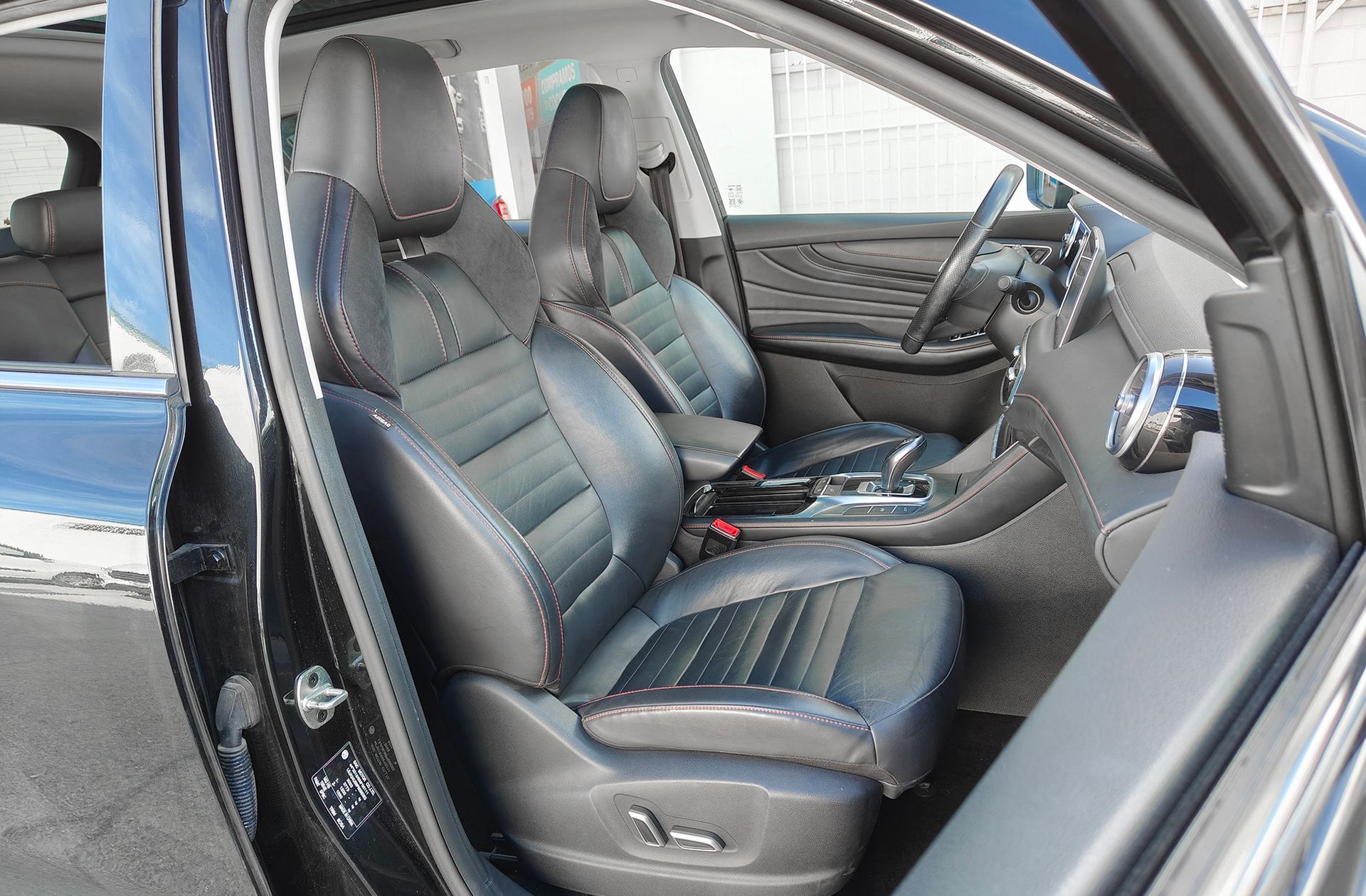 MG HS 1.5 Turbo GDI Luxury DCT - foto 23