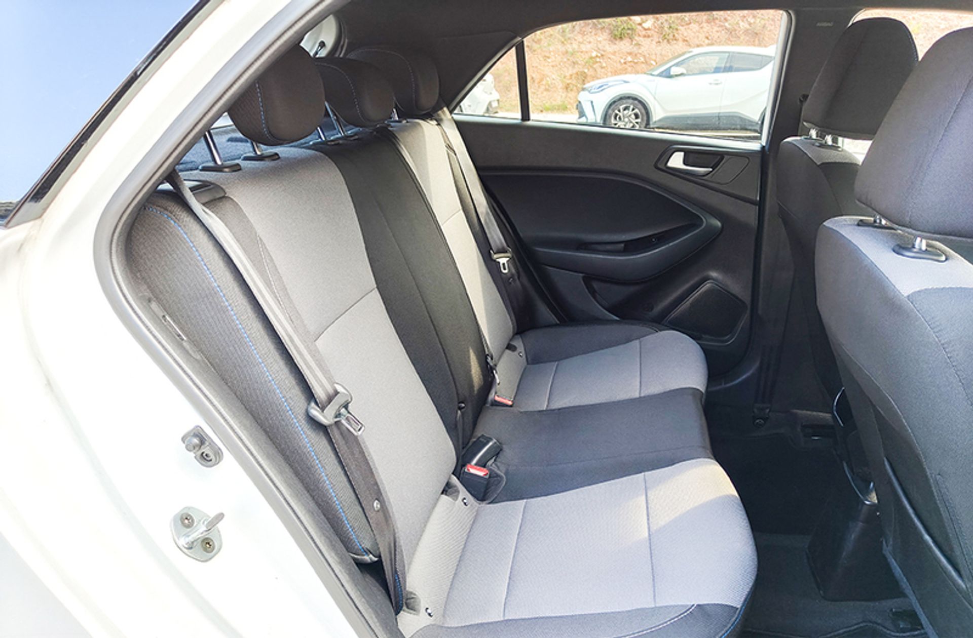 Hyundai i20 1.2 MPI Klass Go! Nav - foto 34