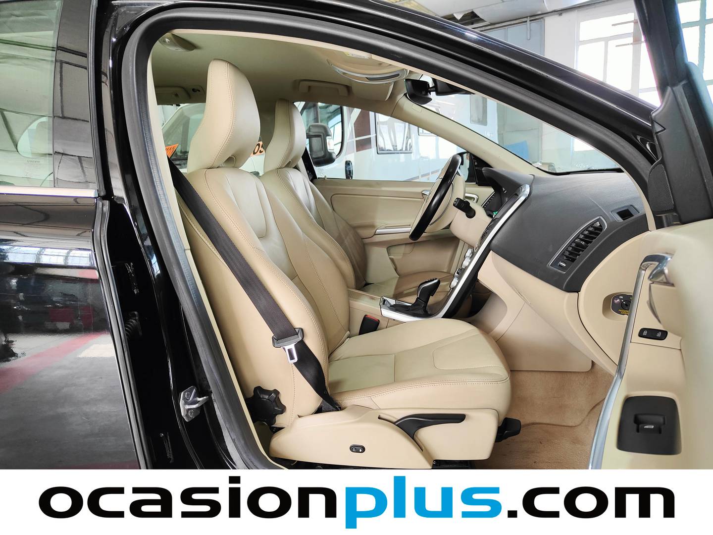 Foto Volvo XC60 Volvo XC60 D4 Momentum AWD Auto (190 CV)