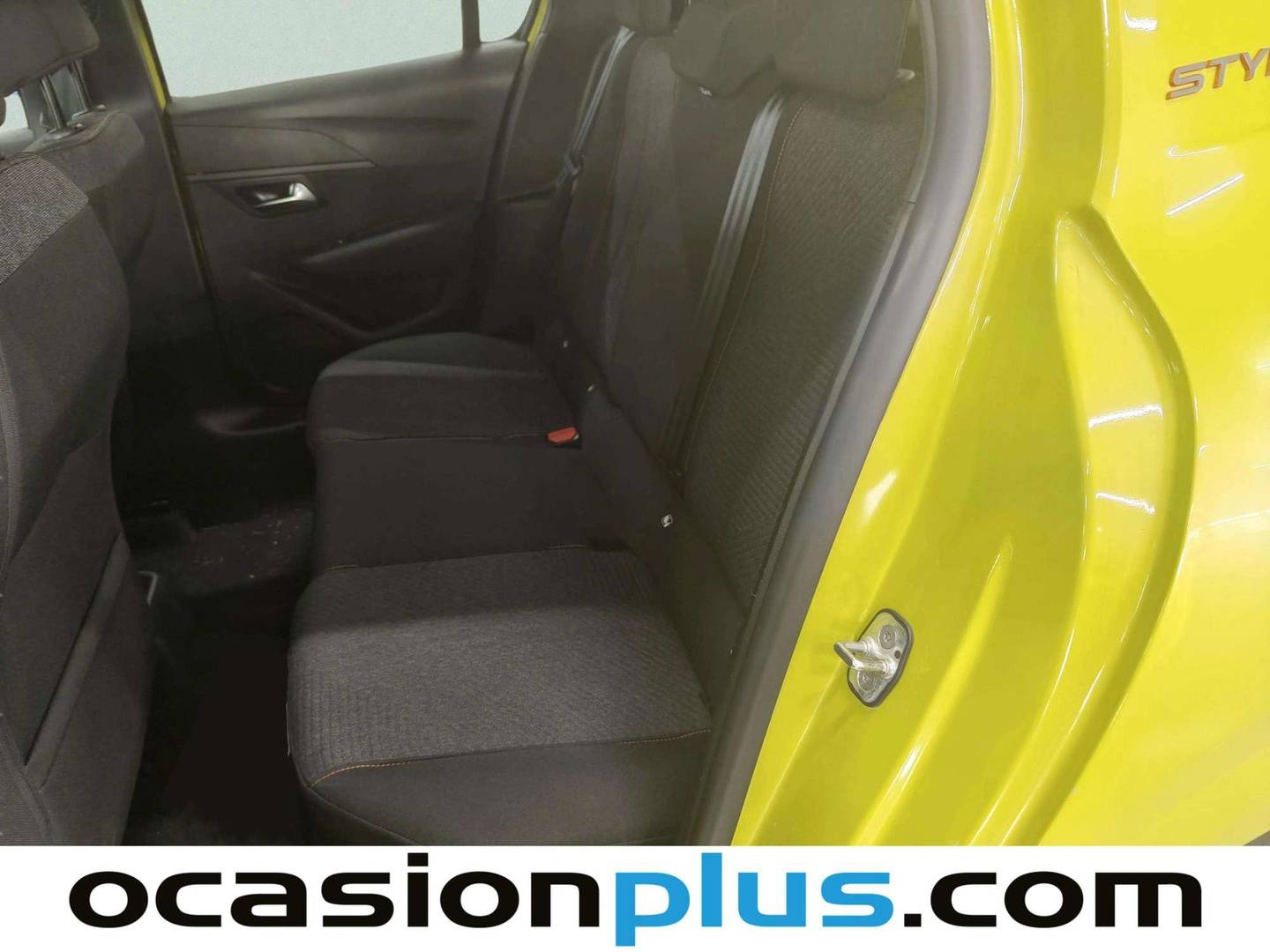 Foto asientos traseros Peugeot 208 Peugeot 208 Style Hybrid 110 eDCS6 (110 CV)