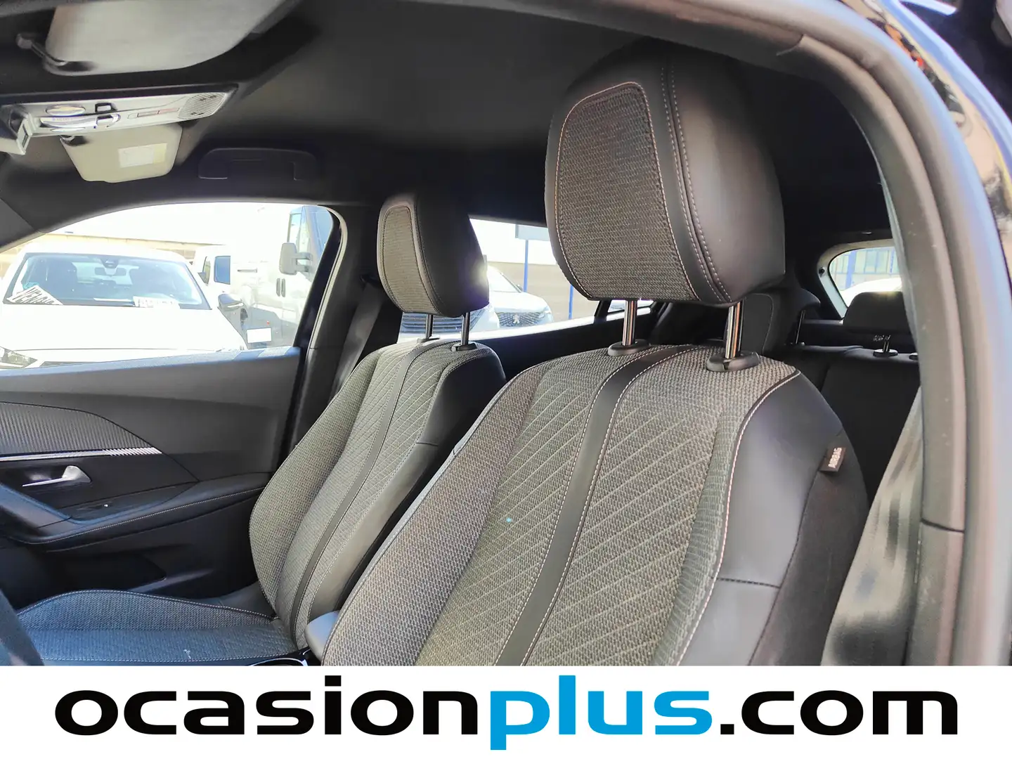 Foto Peugeot 2008 Peugeot 2008 Allure Hybrid eDCS6 (136 CV)