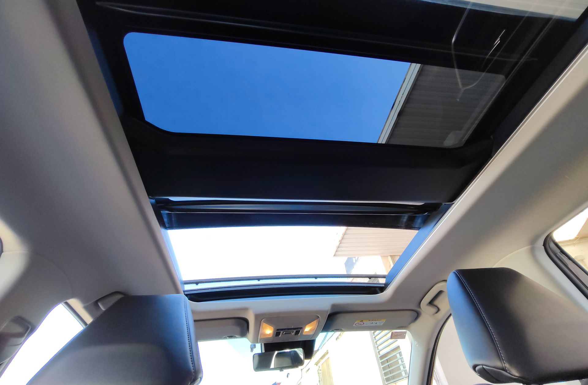 Toyota RAV4 2.5l hybrid Luxury - foto 7