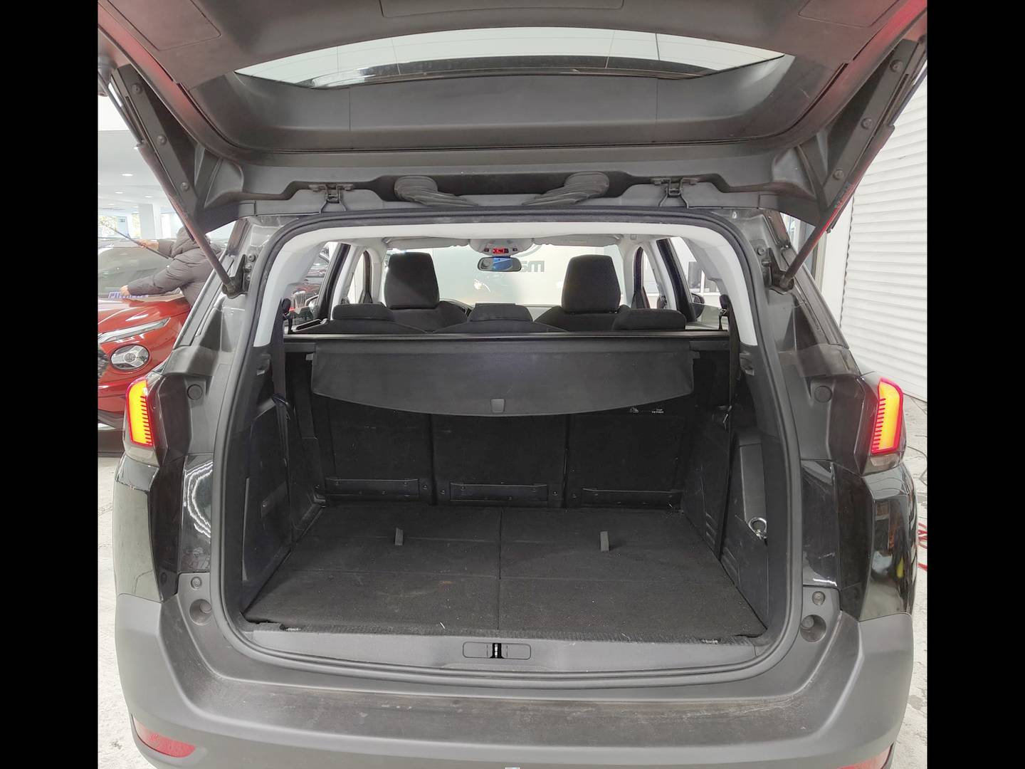 Fotos maletero Peugeot 5008 Peugeot 5008 1.6 BlueHDi Active EAT6 S&S (120 CV)  7 Plazas