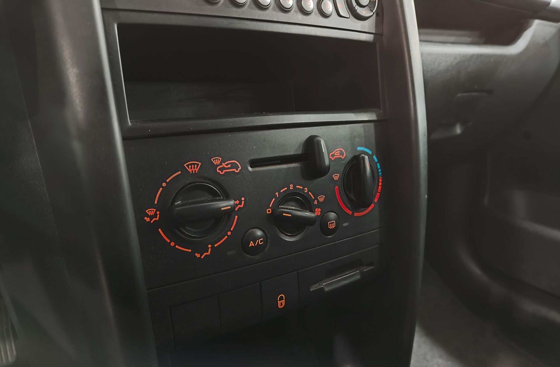 Peugeot 207 1.4 VTi 16v Confort - foto 22