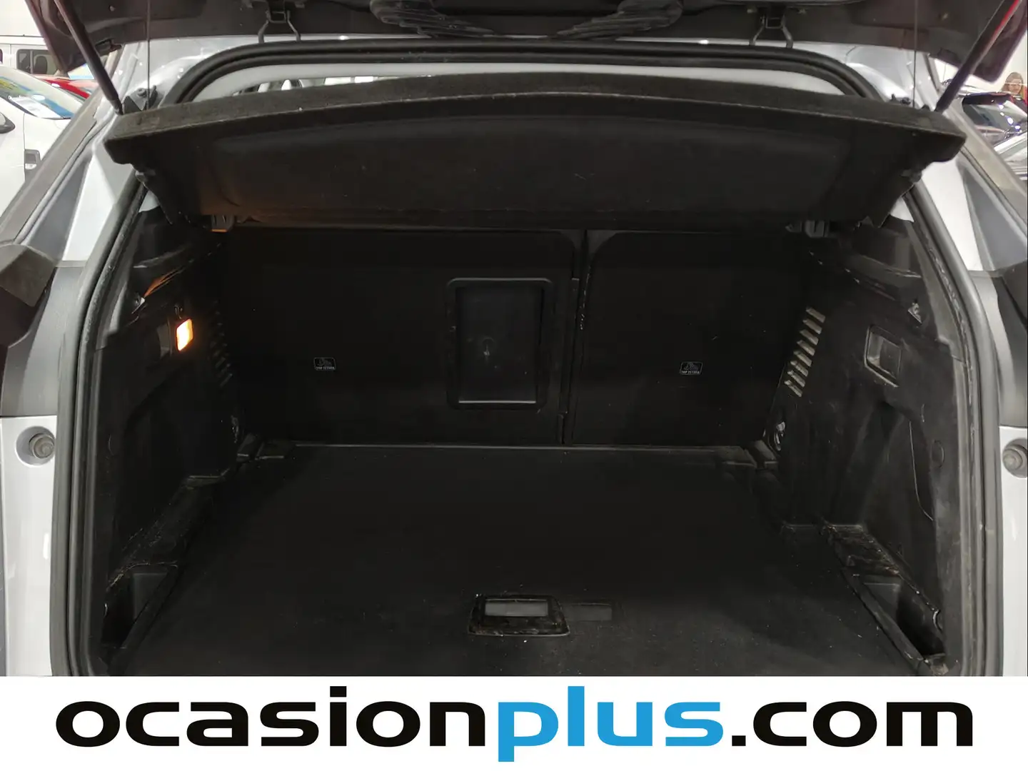 Foto Peugeot 3008 Peugeot 3008 PureTech 130 Allure EAT8 (130 CV)