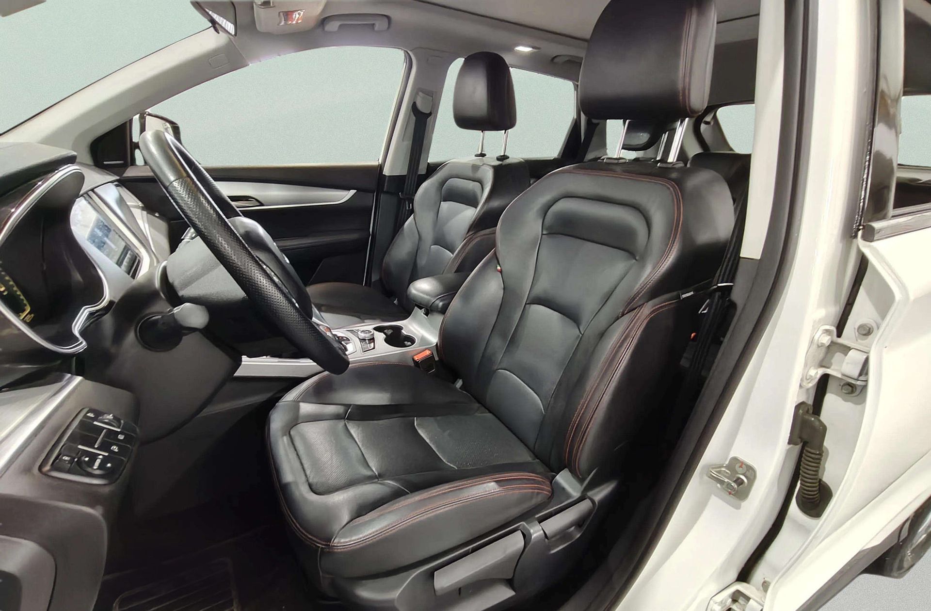SWM G01 1.5T Luxury - foto 11