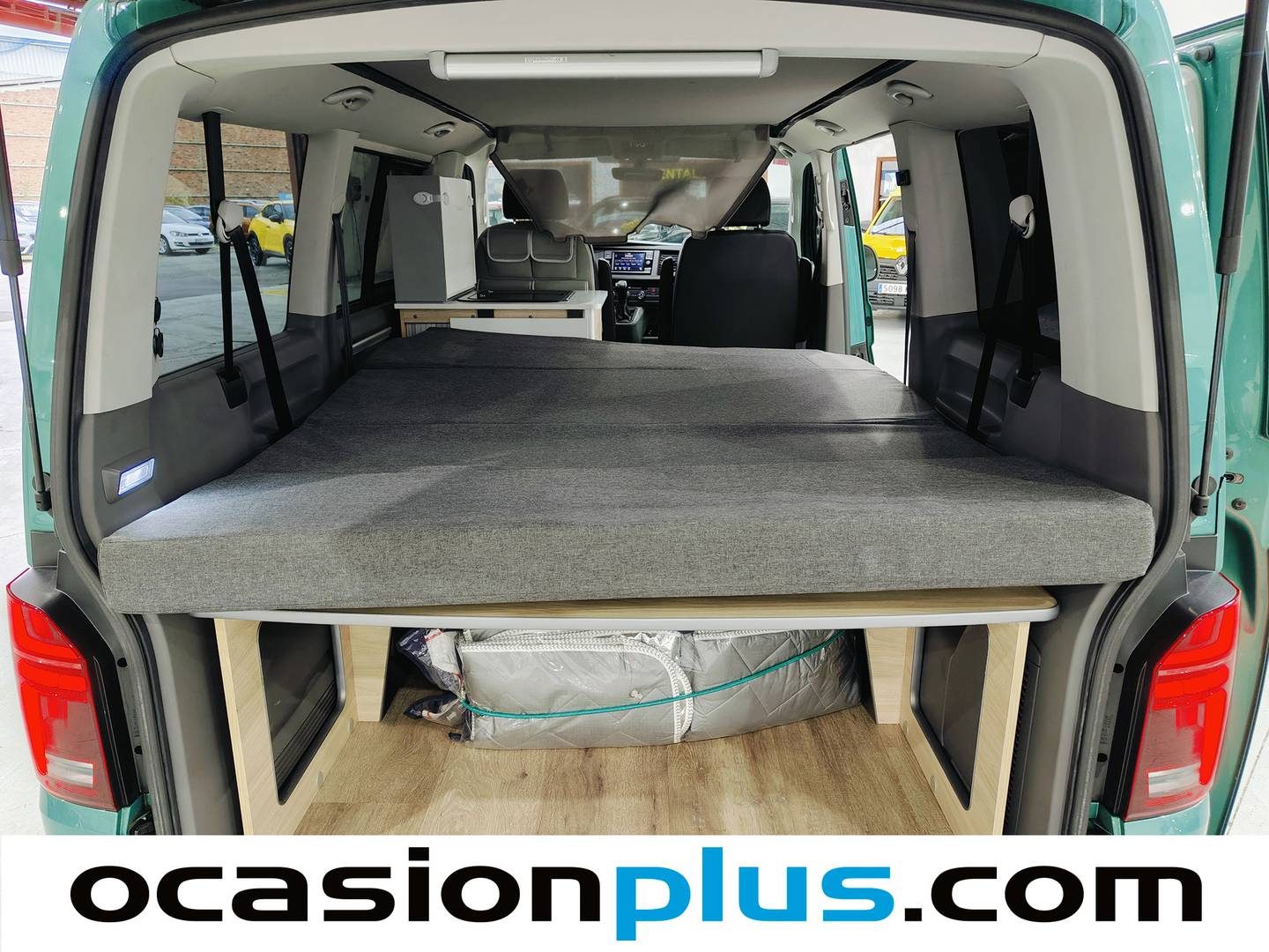 Foto asientos delanteros Volkswagen Caravelle Volkswagen Caravelle Origin Batalla Corta 2.0 TDI BMT (150 CV) DSG 5 Plazas Camperizada