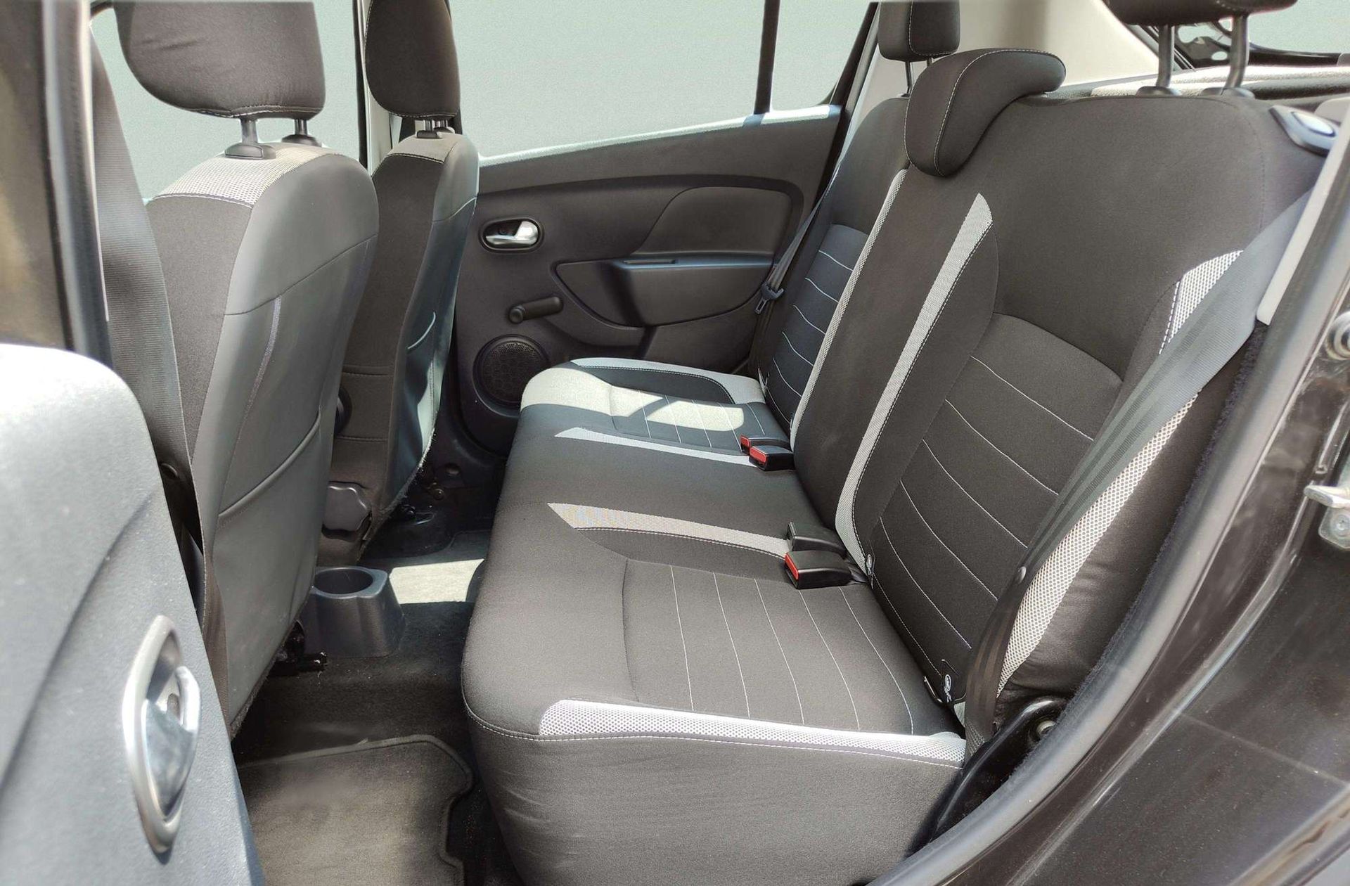 Dacia Sandero dCi 90 Stepway - foto 9