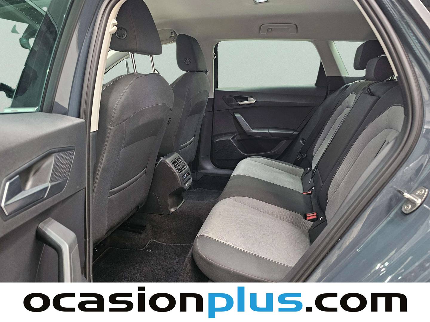 Foto asientos traseros Seat León Seat León ST 1.5 TSI Style 25 Aniversario (116 CV)
