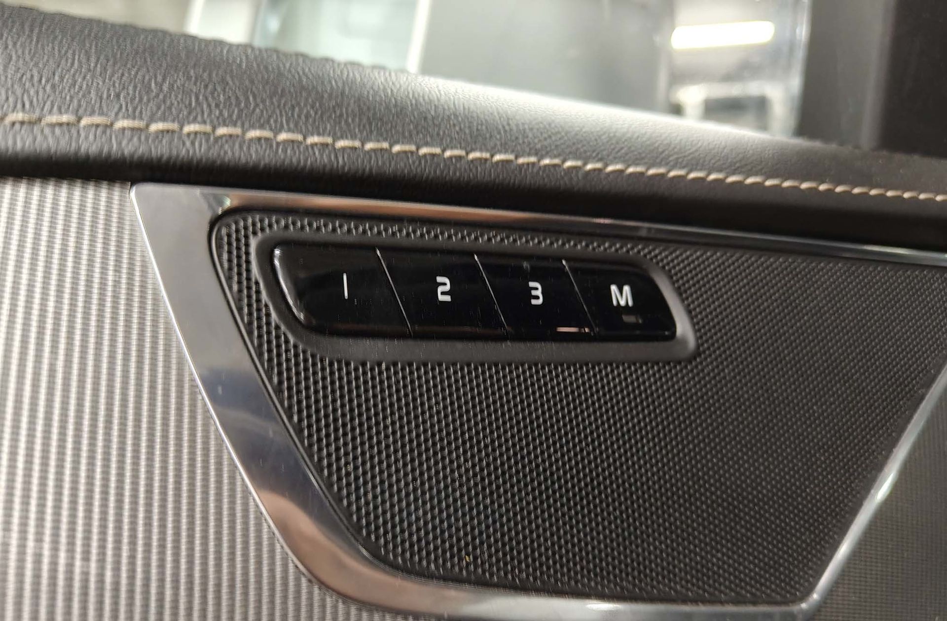 Volvo XC90 D5 R-Design AWD 7 plazas - foto 30