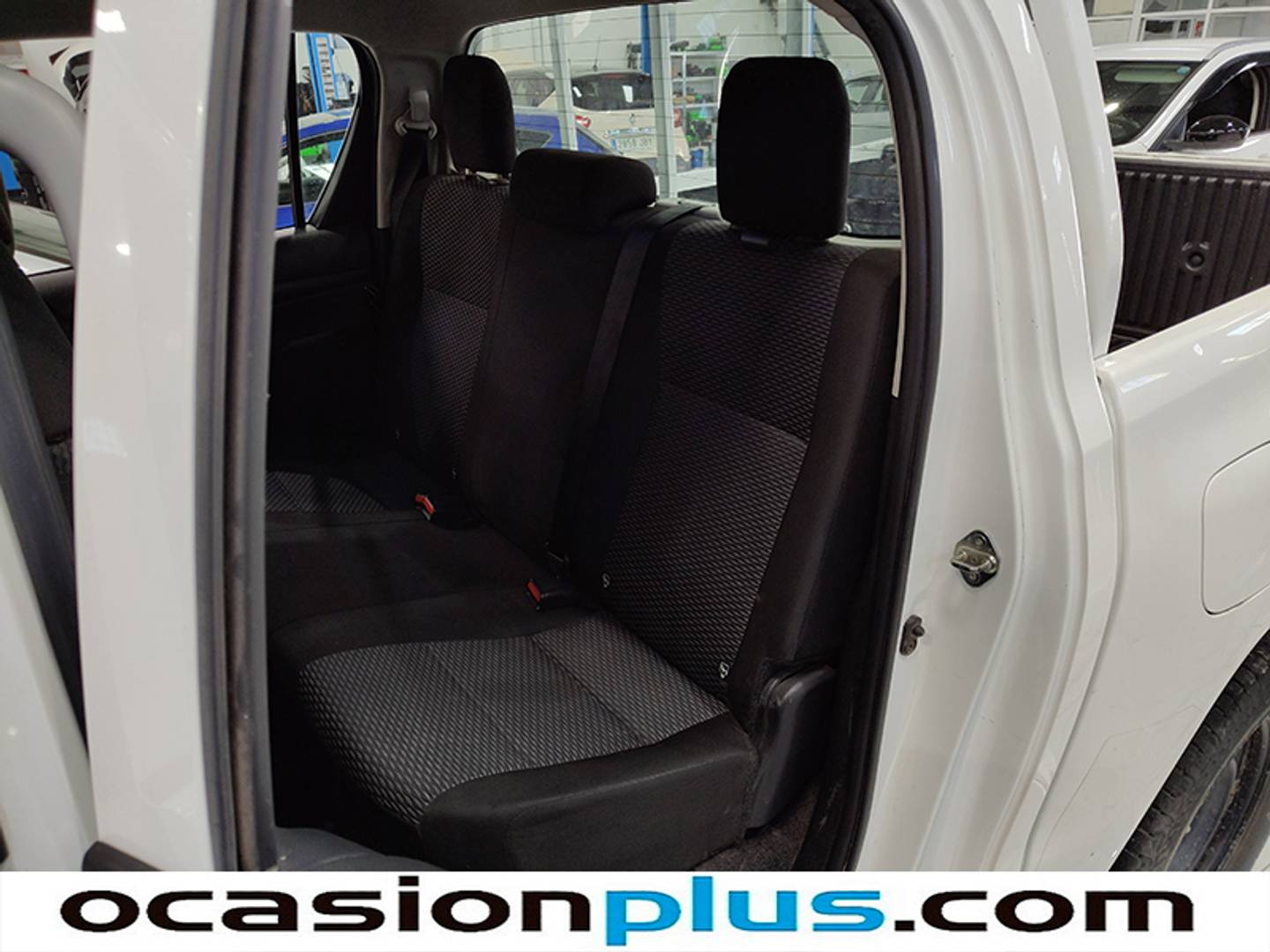 Foto asientos traseros Toyota Hilux Toyota Hilux 2.4 D-4D Doble Cabina GX (150 CV)