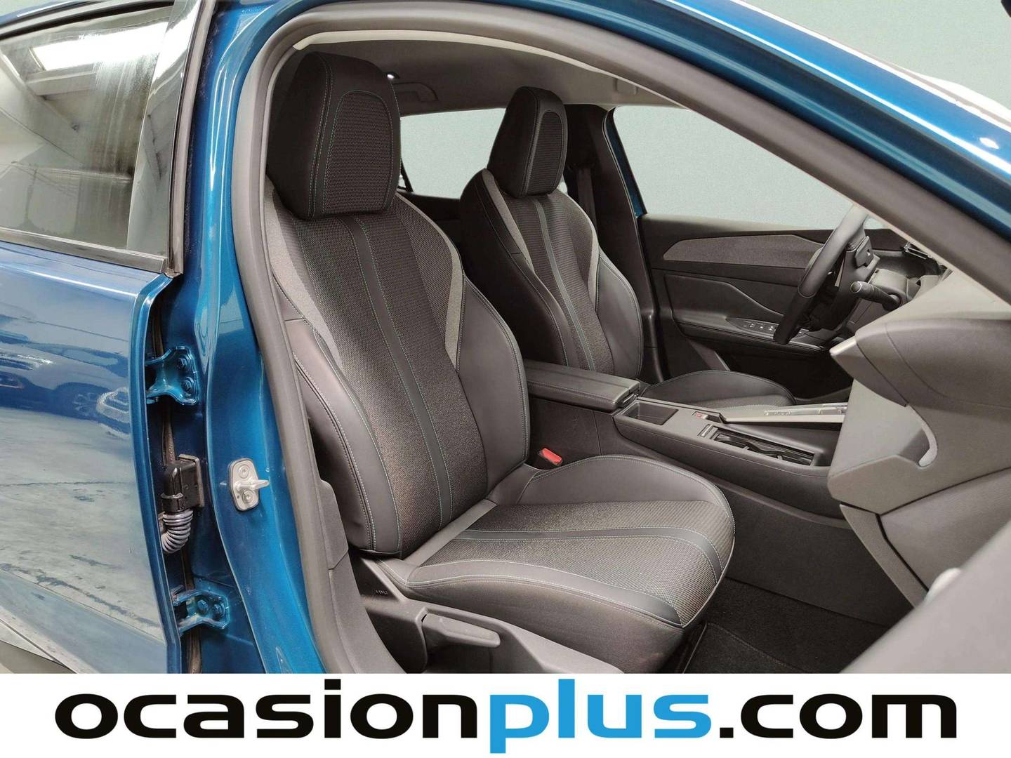 Peugeot 408 Peugeot 408 Allure Hybrid 145 eDCS6 (145 CV) automático
