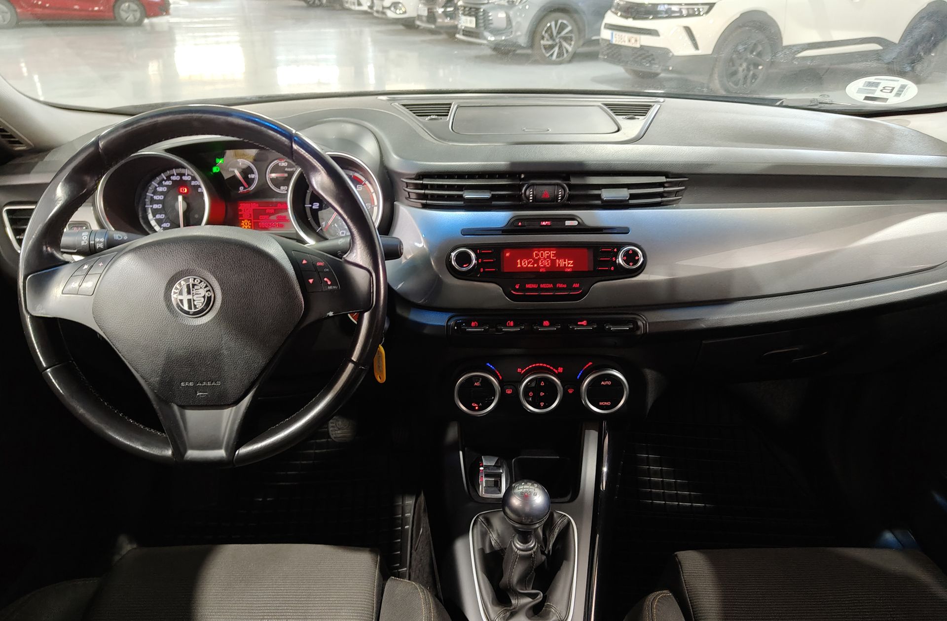 Alfa Romeo Giulietta 2.0 JTDm Distinctive - foto 6