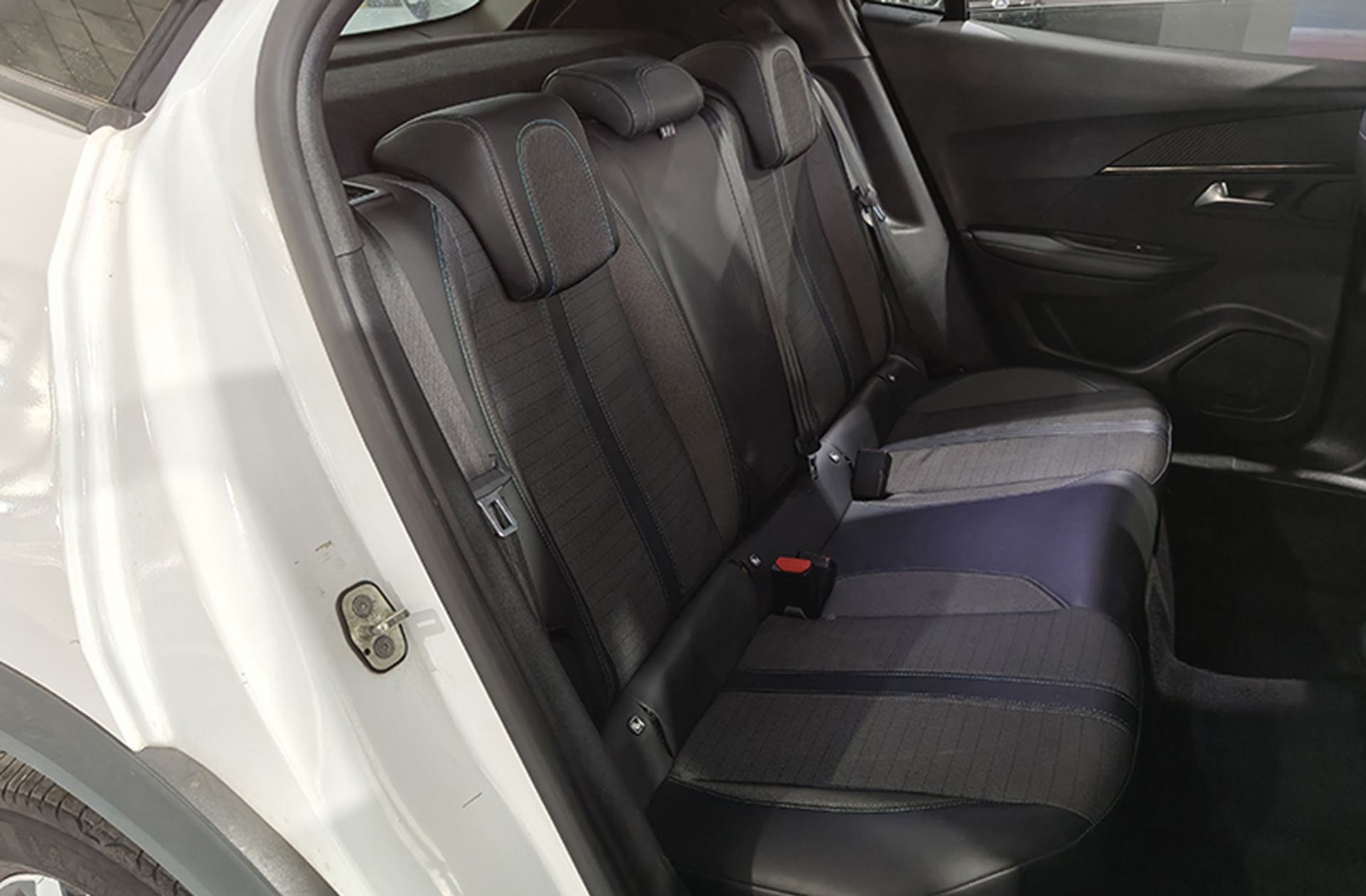 Peugeot 2008 BlueHDi 110 Allure - foto 19
