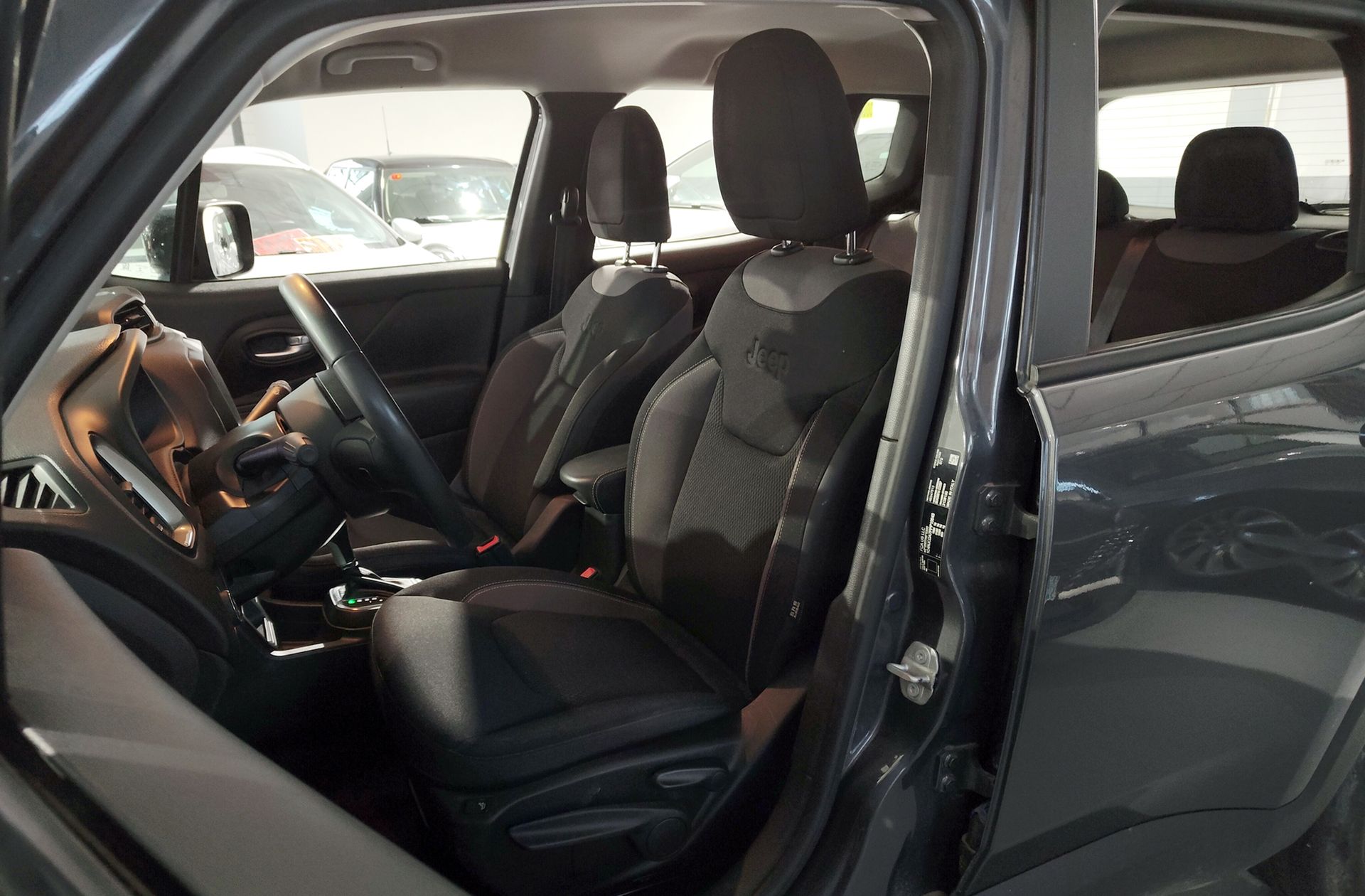 Jeep Renegade eHybrid 1.5 Limited ATX - foto 9