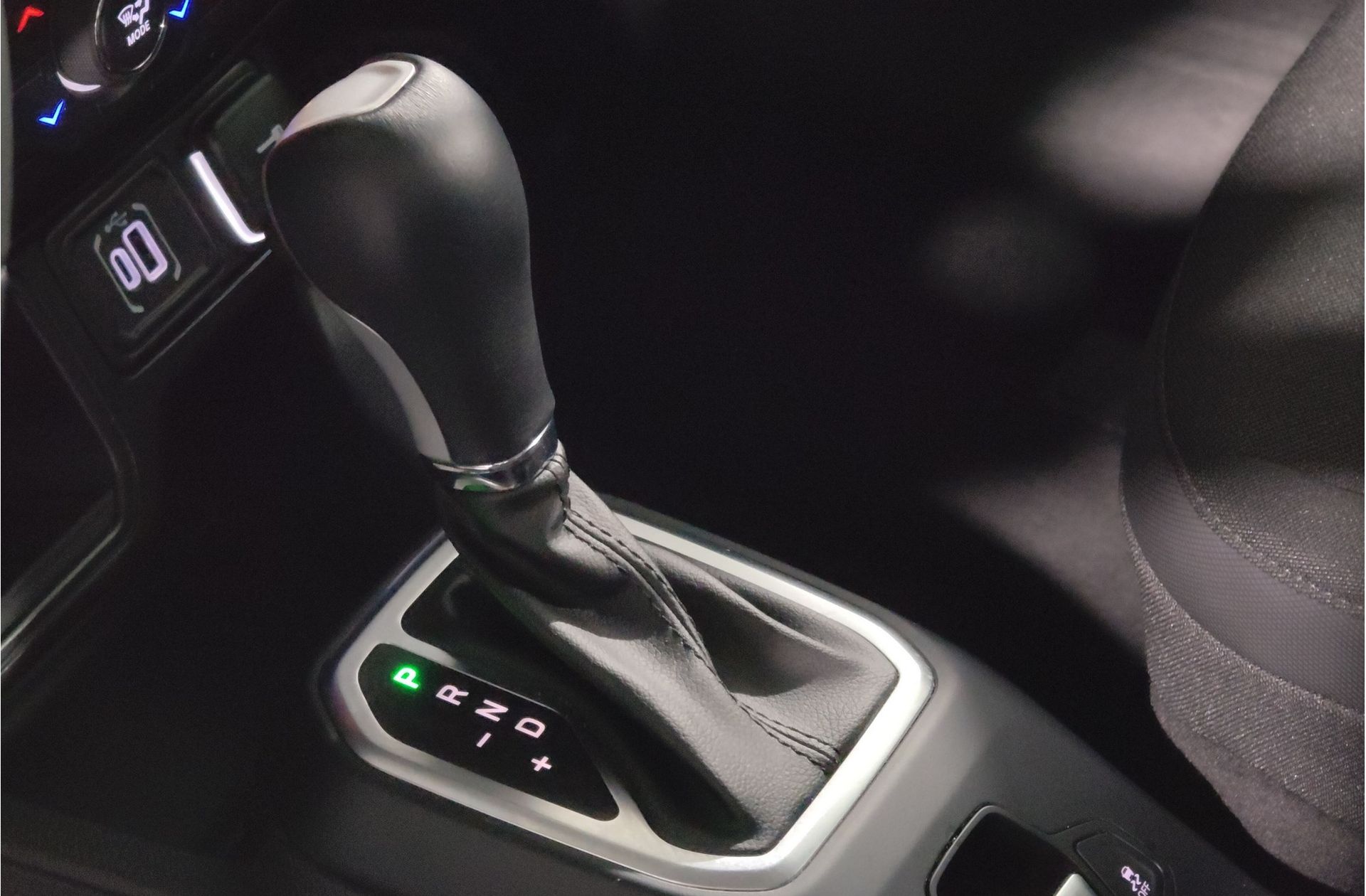 Jeep Renegade eHybrid 1.5 Limited ATX - foto 6