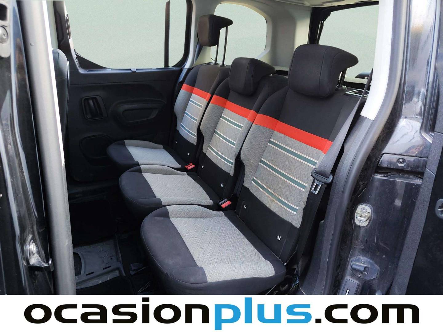 Foto asientos traseros Citroën Berlingo Citroen Berlingo BlueHDi 130 S&S Talla M Shine EAT8 XTR (130 CV)