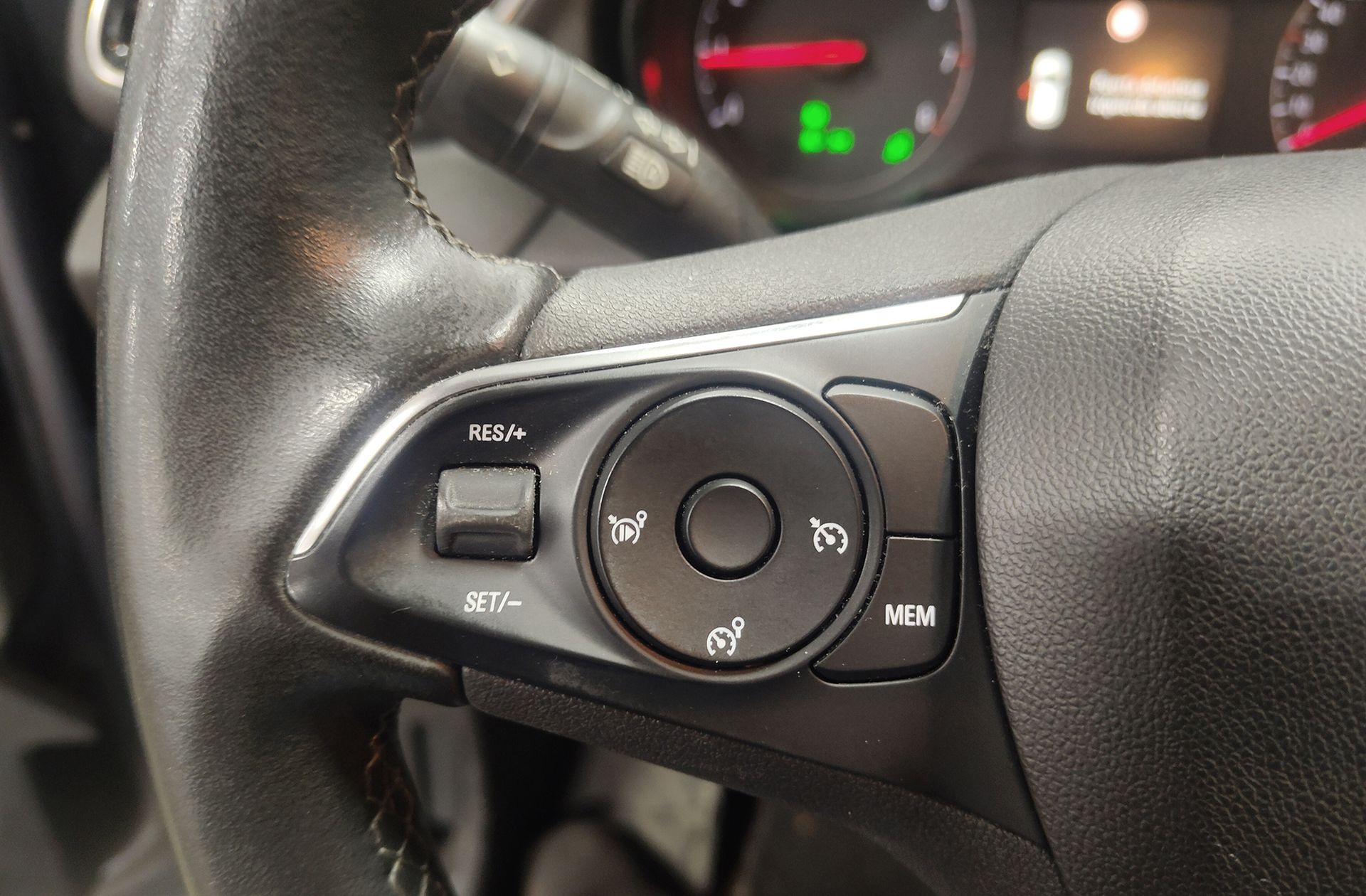 Opel Grandland 1.2 Turbo Edition - foto 26