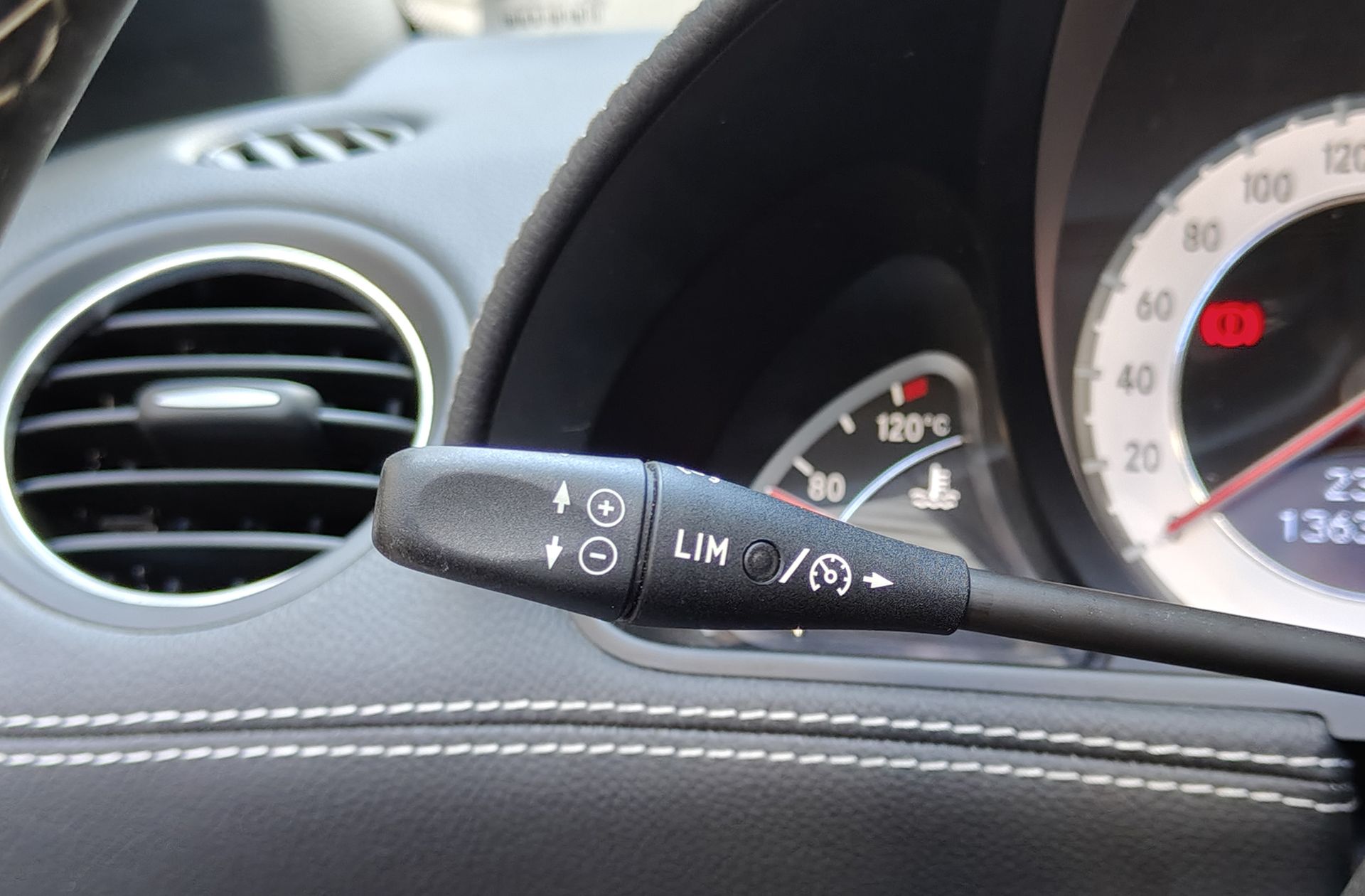 Mercedes-Benz SL 350 - foto 32