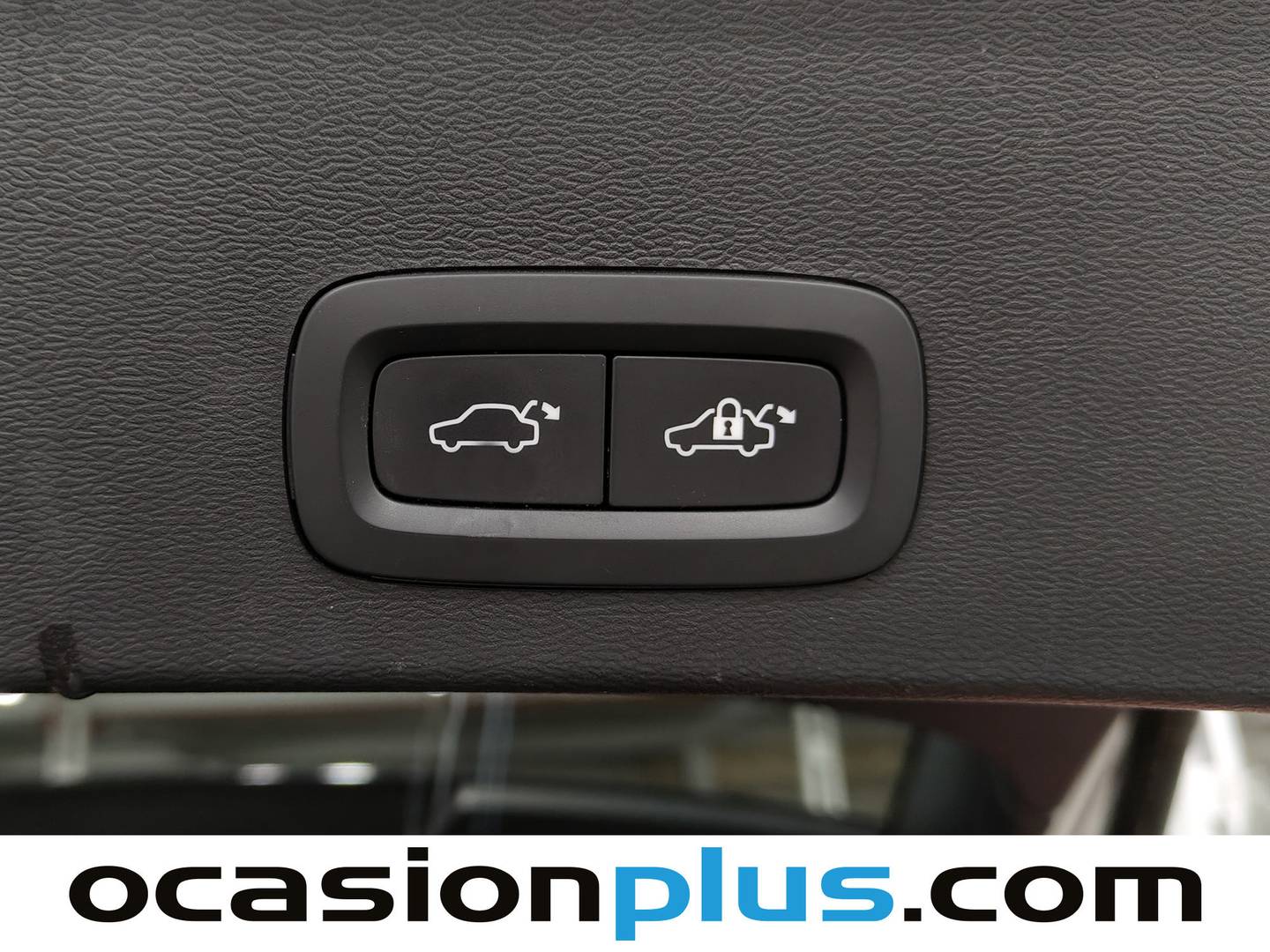 Acabados Volvo XC40 Volvo XC40 B3 G Momentum Pro Auto (163 CV)