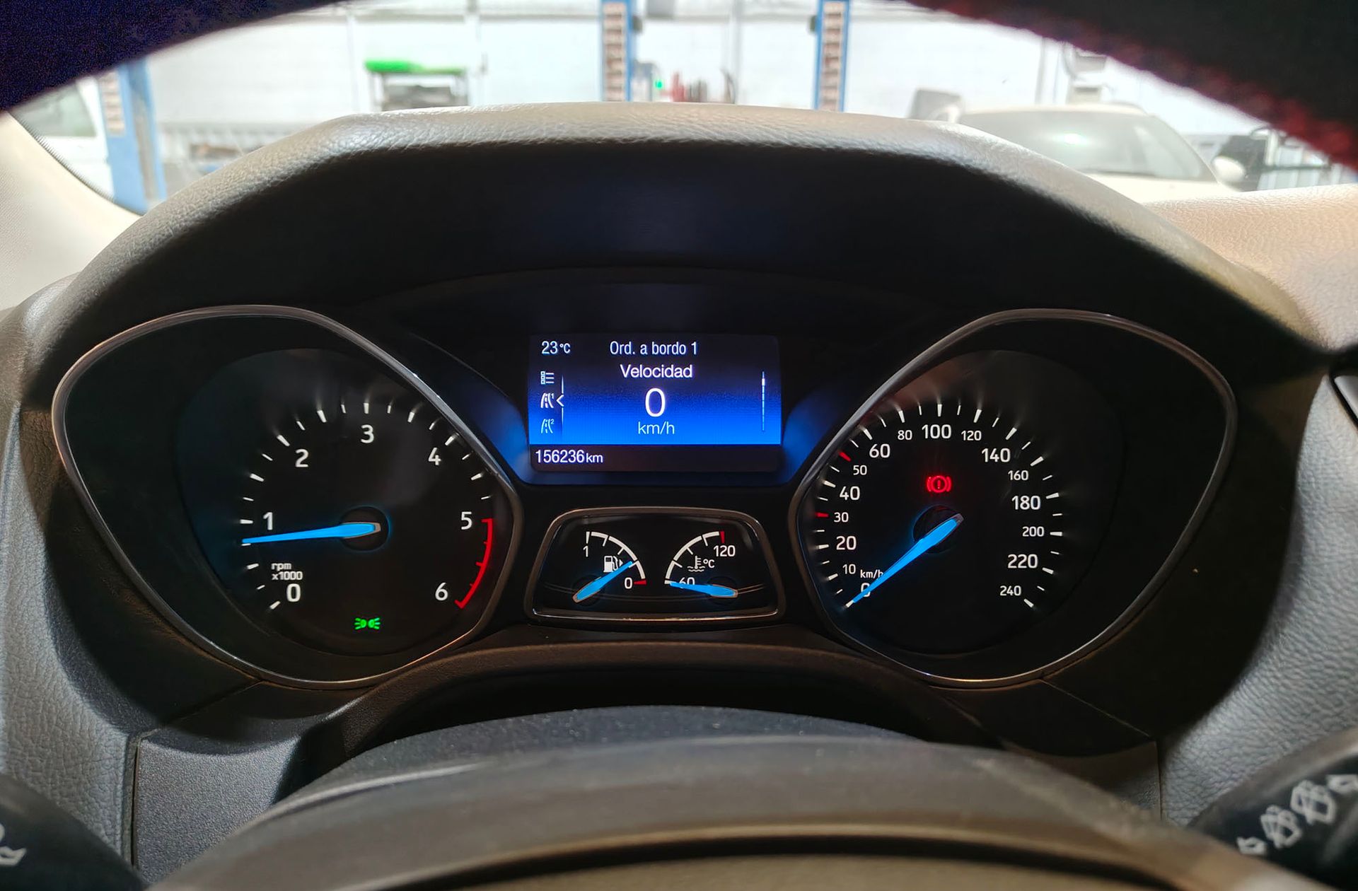 Ford Focus 1.6 TDCi Trend+ - foto 19