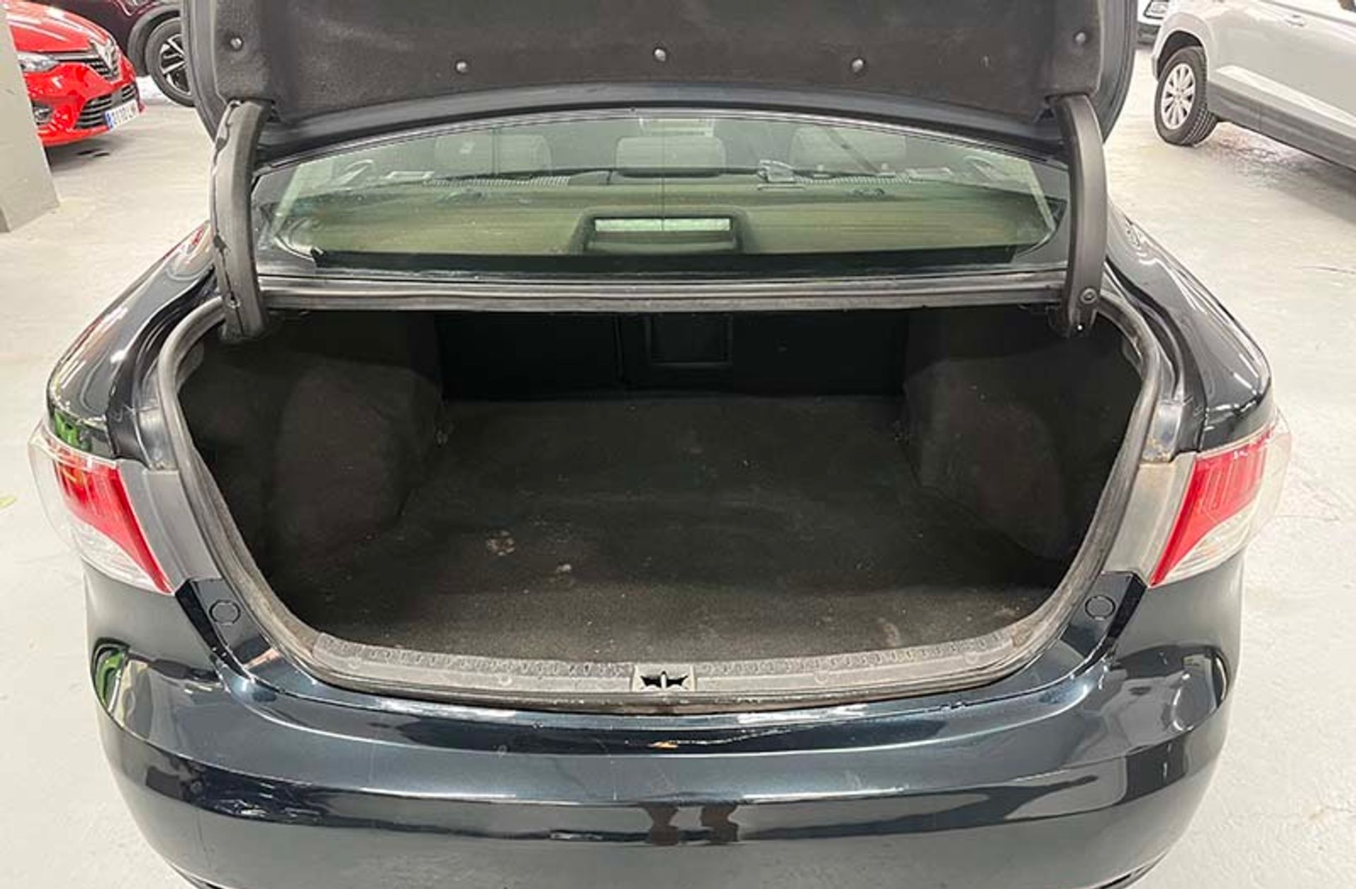 Toyota Avensis 2.0 D-4D Active - foto 12