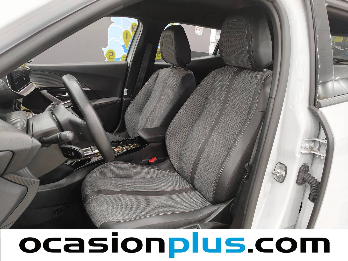 Foto asientos delanteros Peugeot 2008 Peugeot 2008 Allure Hybrid eDCS6 107 kW (145 CV)