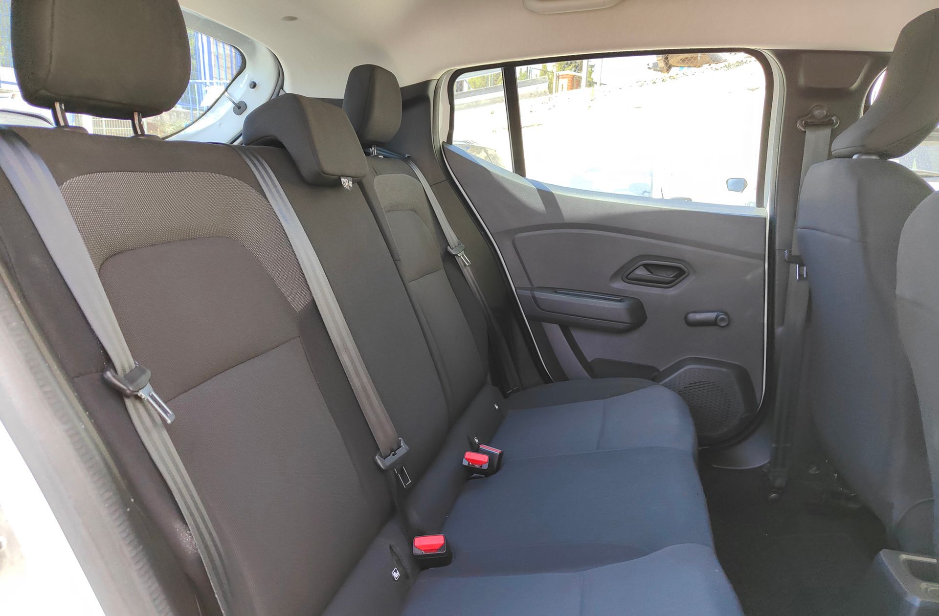 Dacia Sandero Essential TCe - foto 15