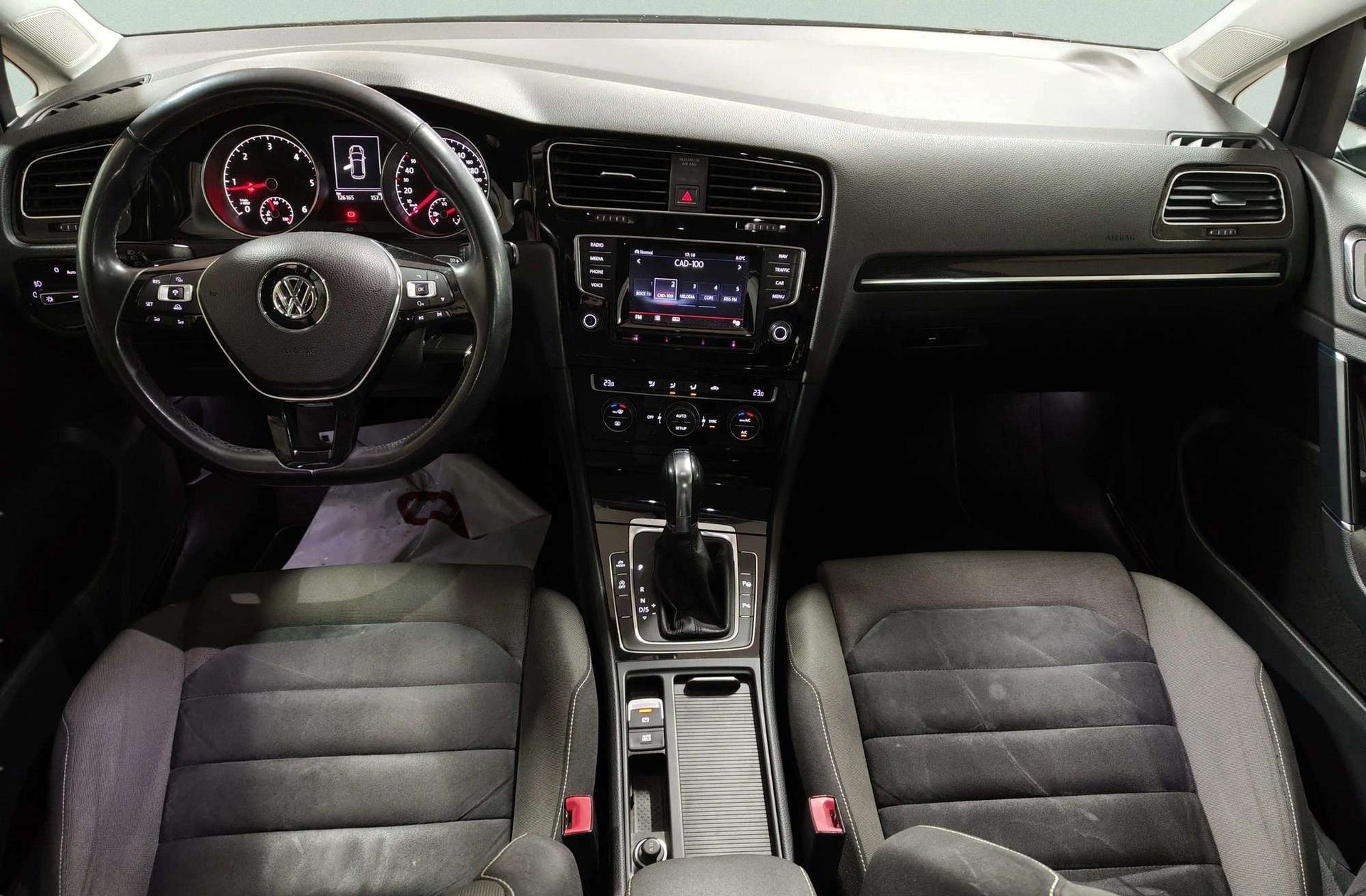 Volkswagen Golf Sport 2.0 TDI CR BMT DSG - foto 6