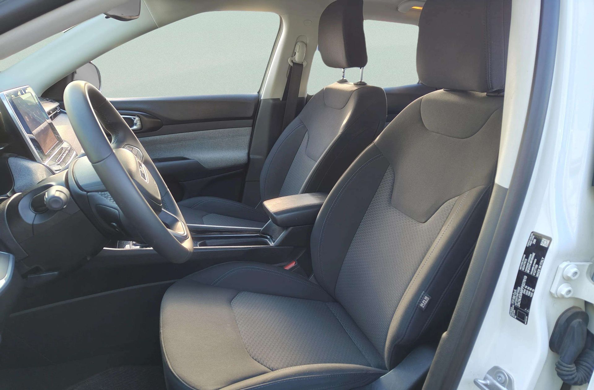 Jeep Compass 1.5 MHEV eHybrid Longitude DCT - foto 10