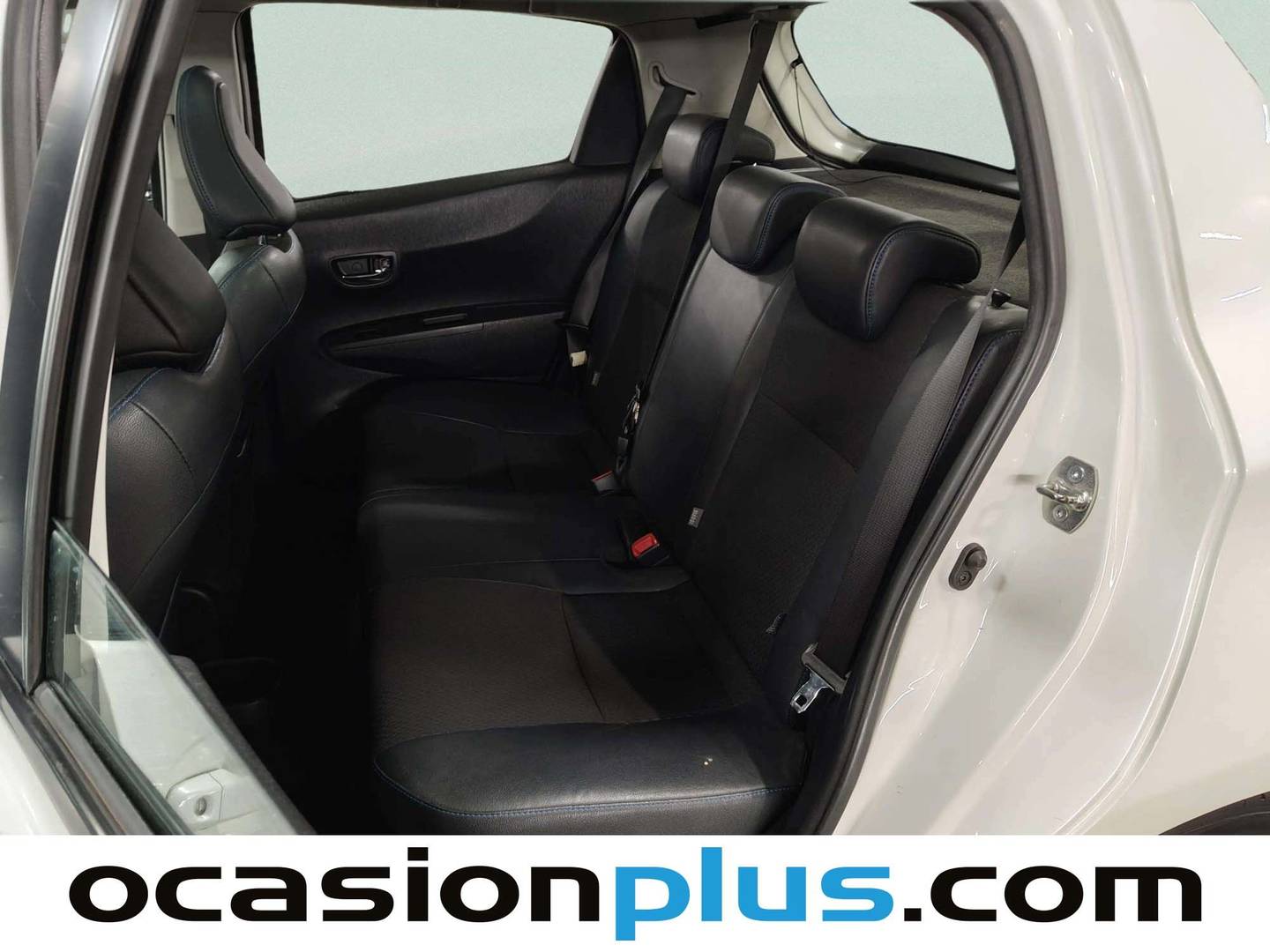 Foto asientos traseros Toyota Yaris Toyota Yaris 1.5 Hybrid Advance (100 CV)
