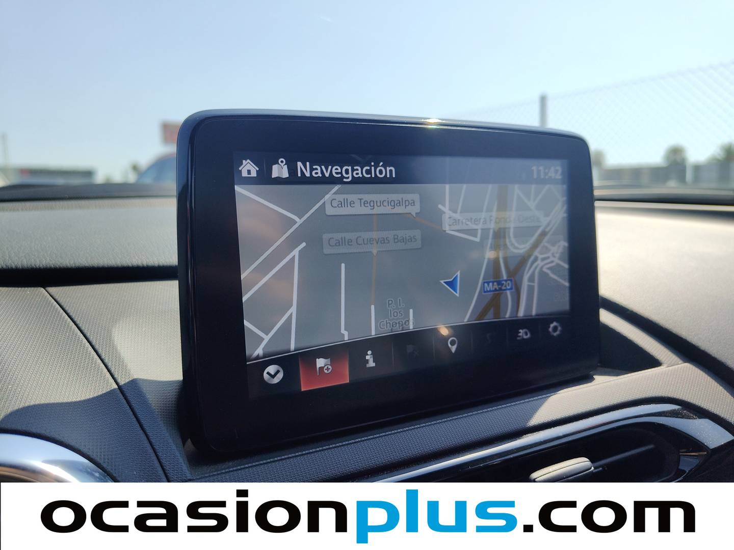 Equipamiento del Mazda MX-5 Mazda MX-5 1.5 Zenith Nappa RF (132CV)