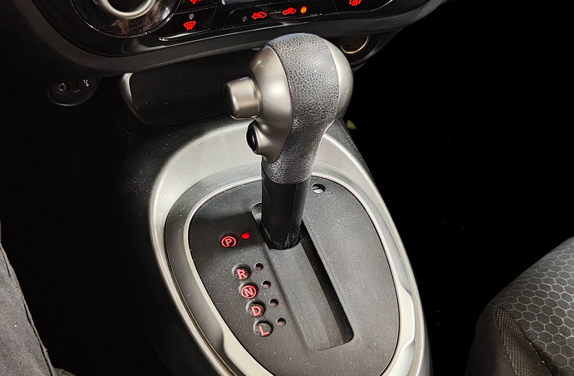 Nissan Juke 1.6 Tekna Premium CVT 4x2 - foto 5