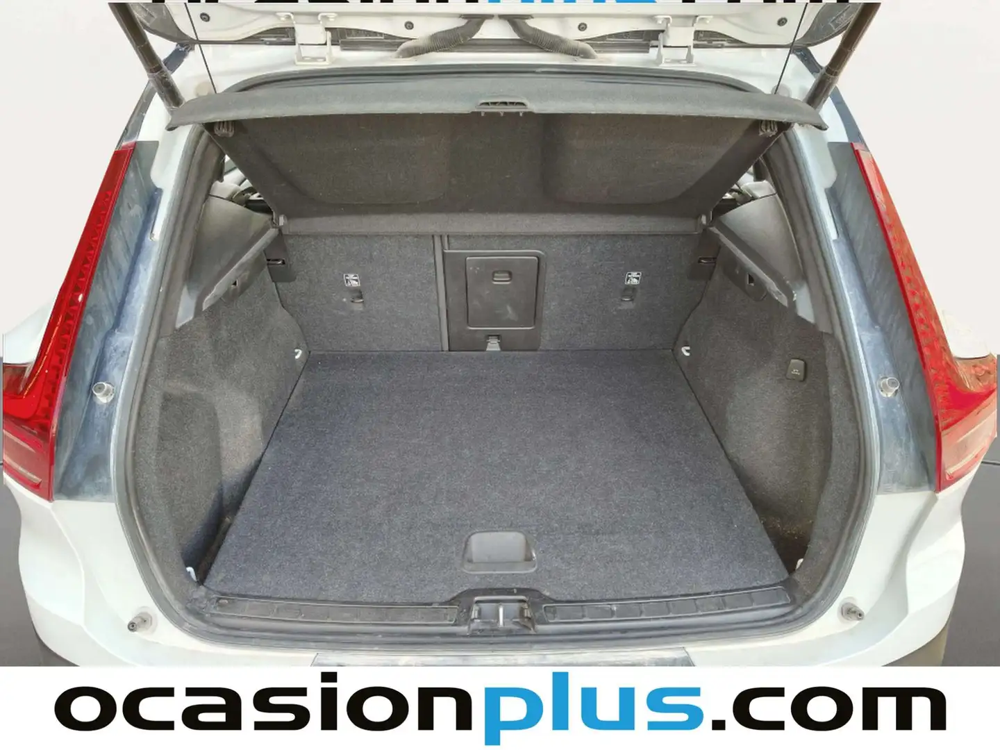 Foto Volvo XC40 Volvo XC40 T3 Momentum Pro  (163 CV)