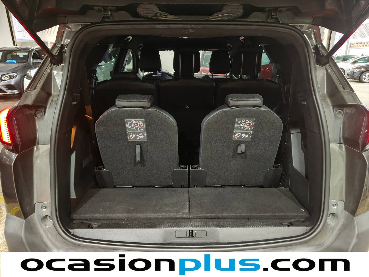 Foto Peugeot 5008 Peugeot 5008 PureTech 130 S&S Allure Pack EAT8 (130 CV) 7 Plazas