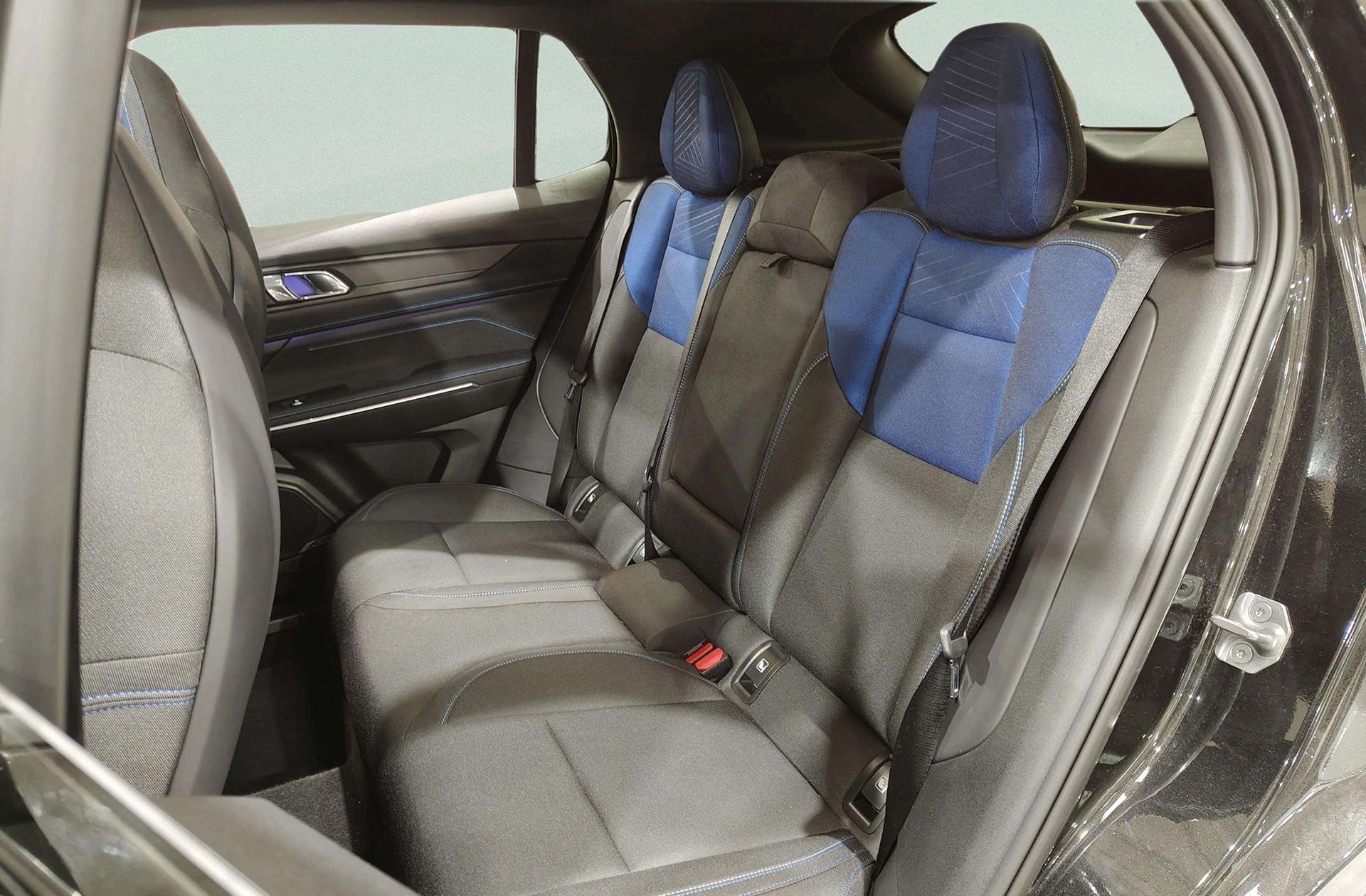 Lynk & Co 01 1.5 PHEV - foto 17