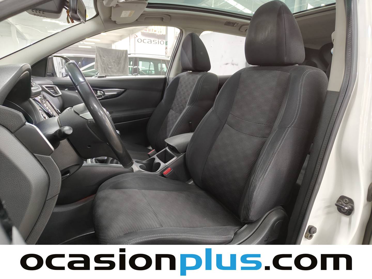 Foto asientos delanteros Nissan QASHQAI Nissan Qashqai 1.5 dCi N-Connecta 4x2 (110 CV)