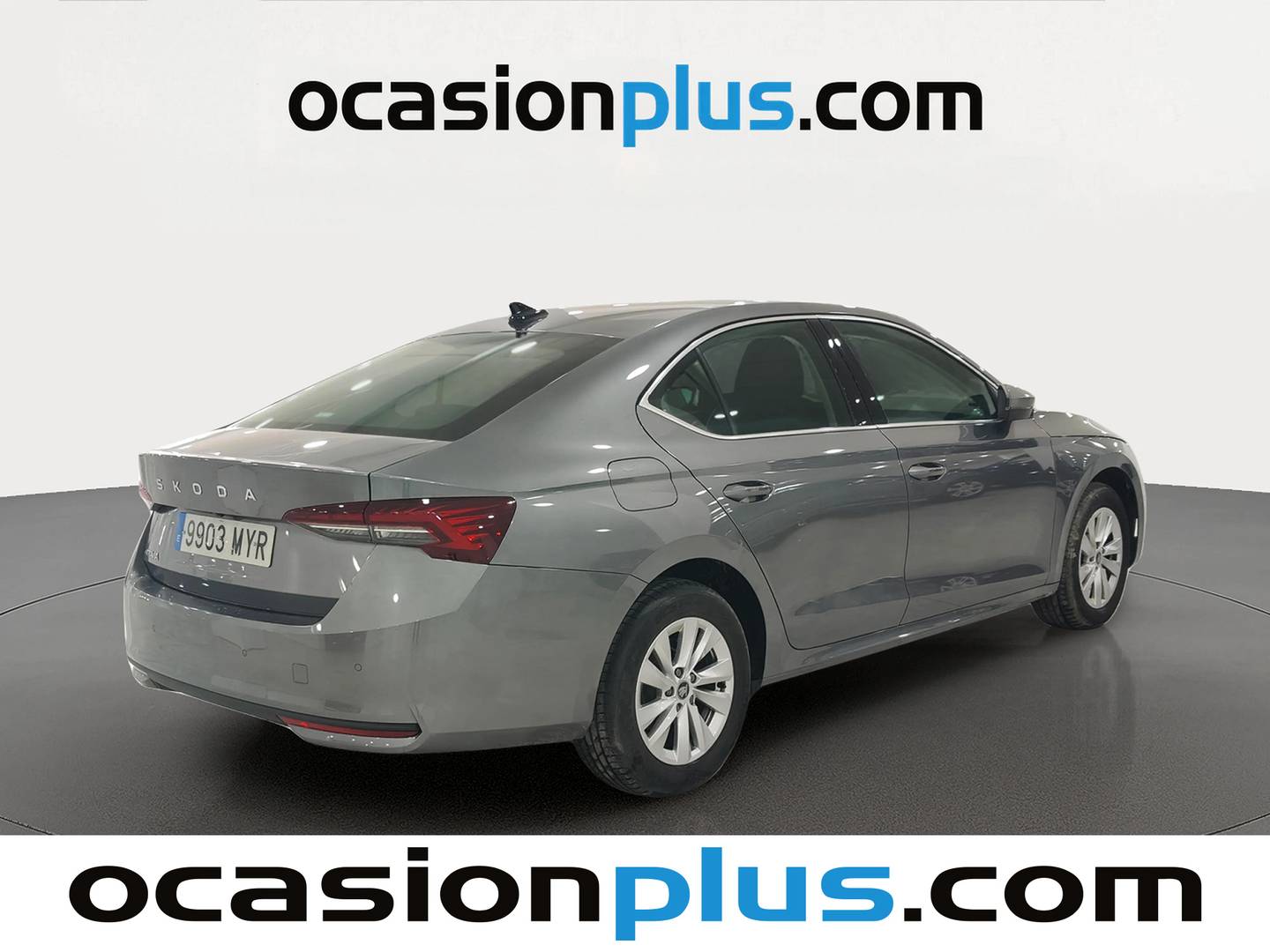 Foto trasera Skoda Octavia Skoda Octavia 1.5 TSI m-HEV Selection DSG (150 CV) derecha