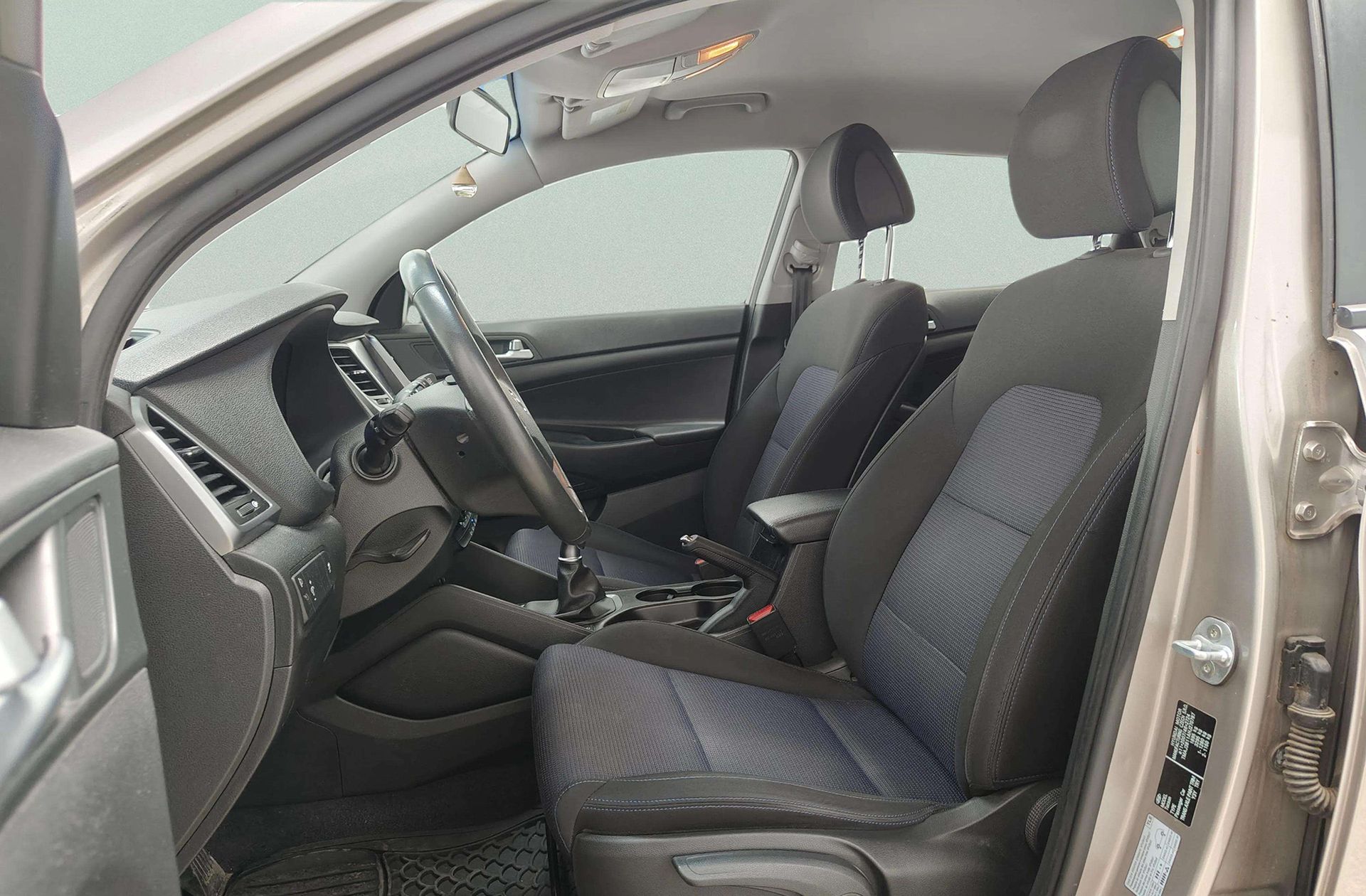 Hyundai Tucson 1.6 GDI BlueDrive 25 Aniversario 4x2 - foto 10